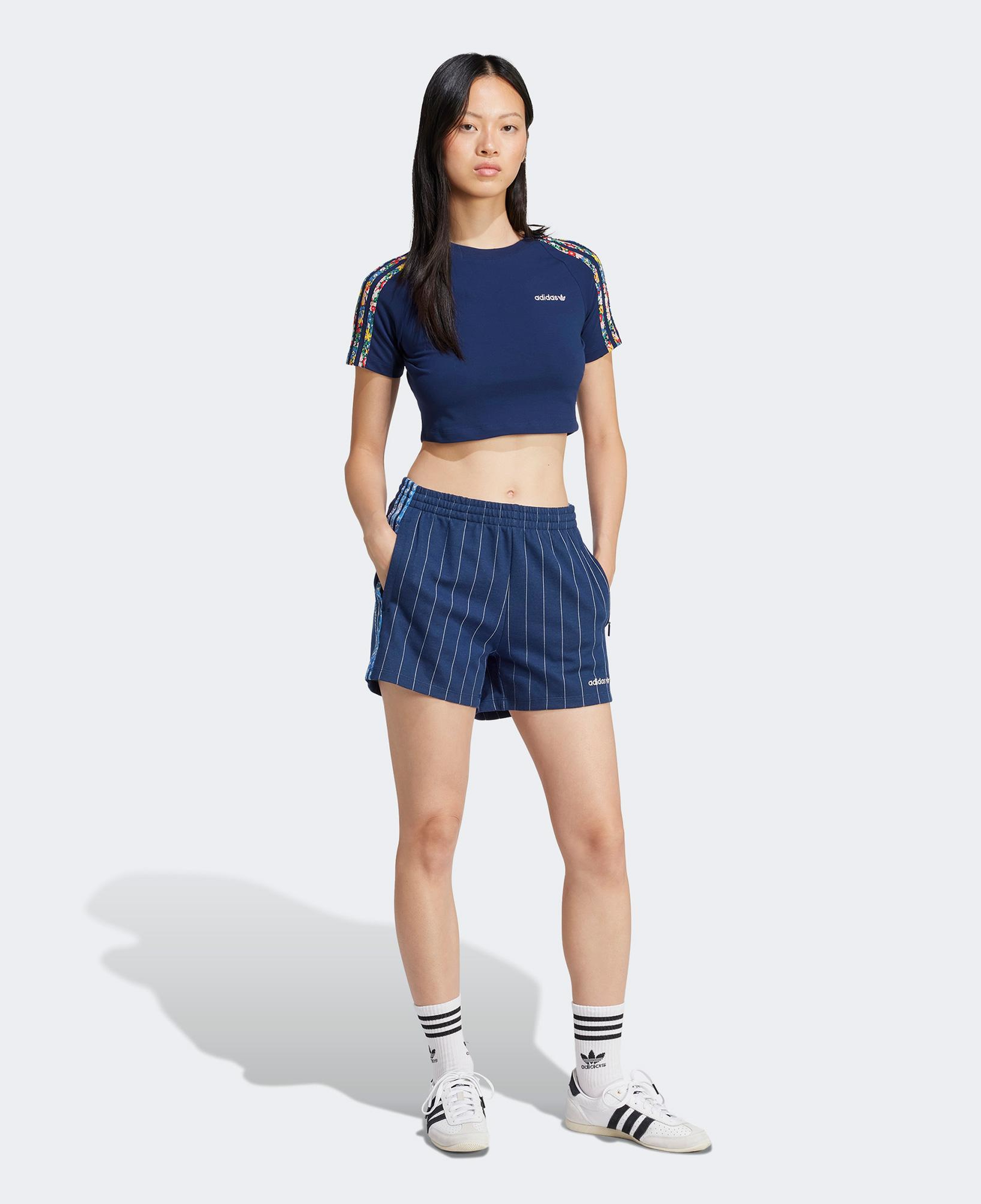 adidas Originals x Liberty London Kadın Lacivert T-Shirt