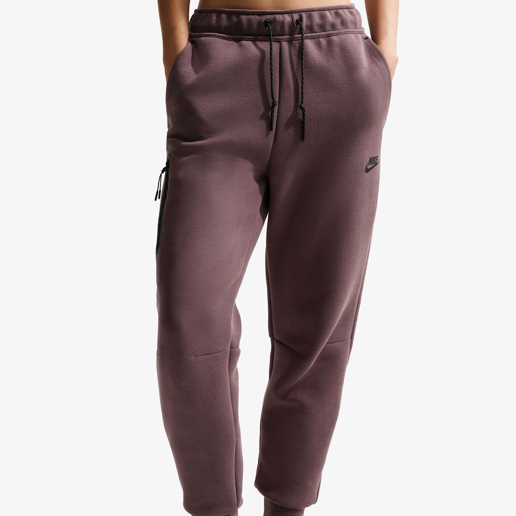 Nike Sportswear Tech Fleece Jogger Kadın Pembe Eşofman Altı