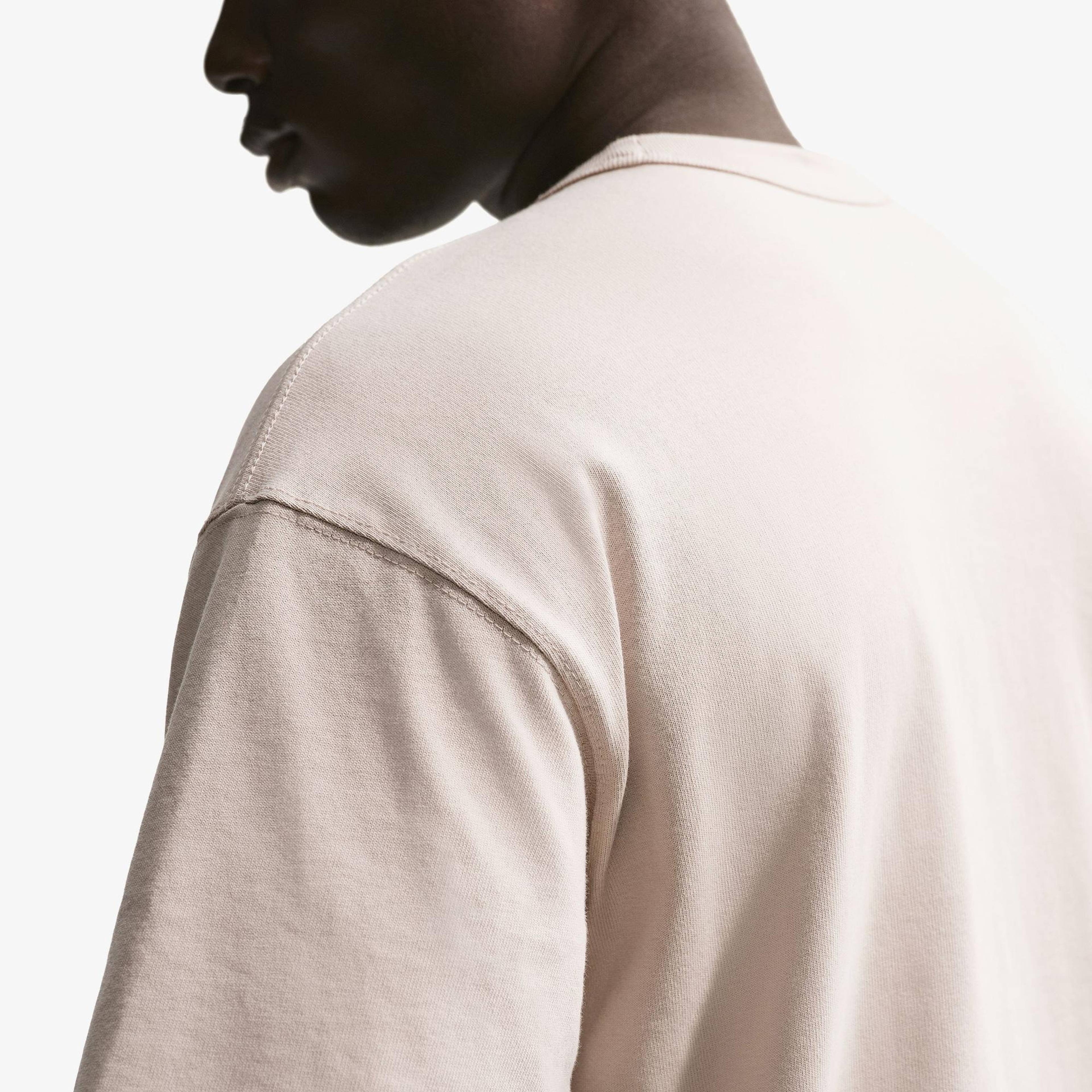 Nike Sportswear Premium Essentials Erkek Krem Rengi T-Shirt