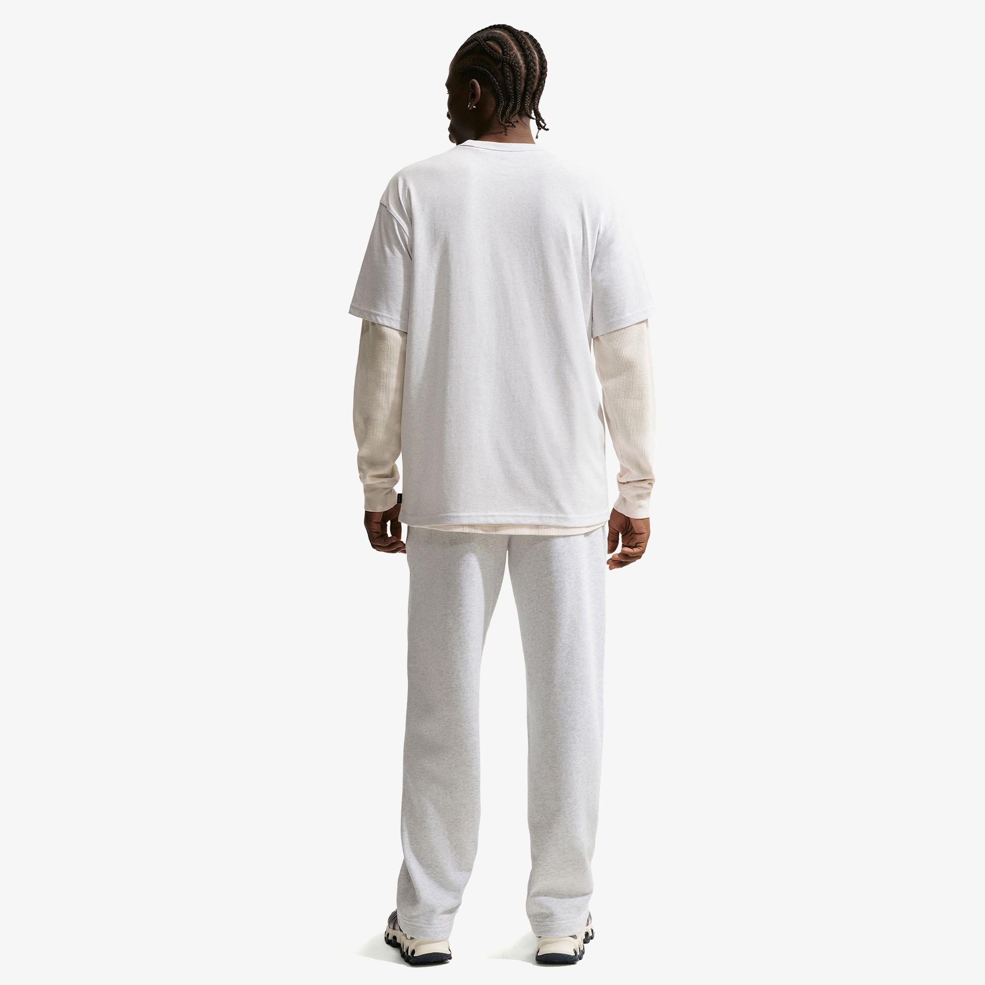Nike Sportswear Premium Essentials Erkek Beyaz T-Shirt