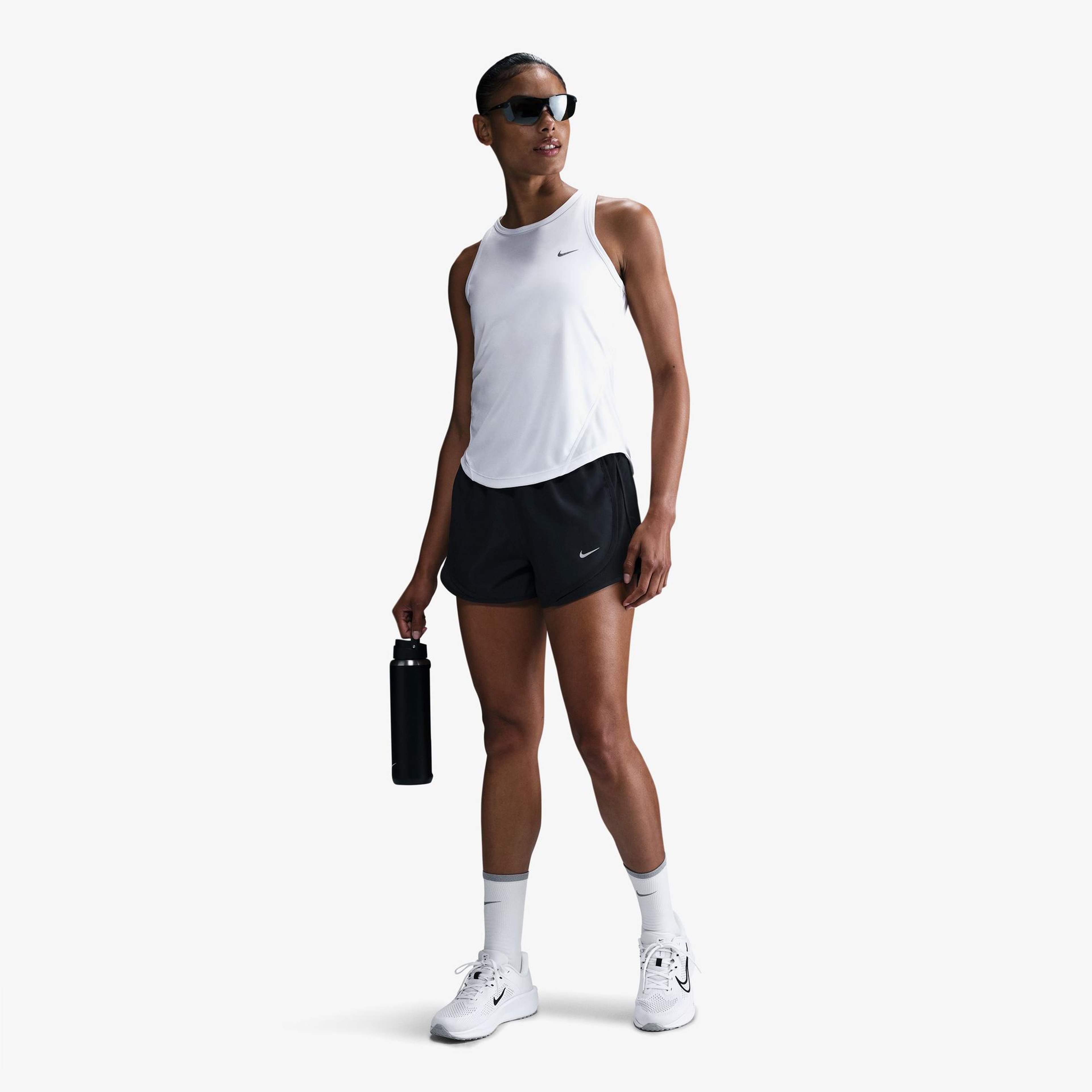 Nike Tempo Dri-Fit Kadın Beyaz Kolsuz T-Shirt
