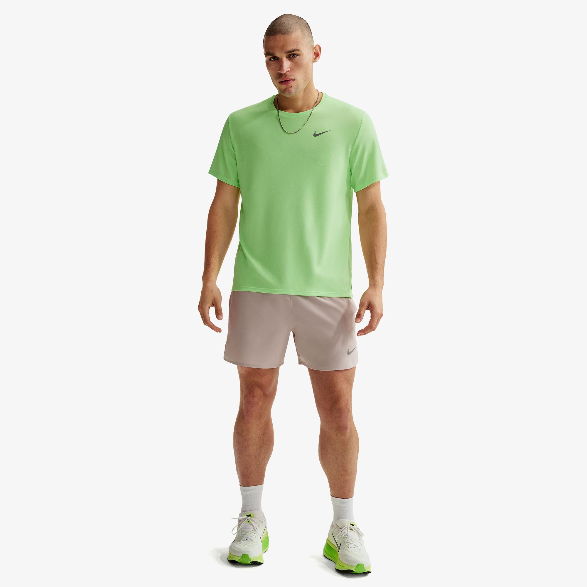 Nike Dri-Fit Miler Erkek Yeşil T-Shirt