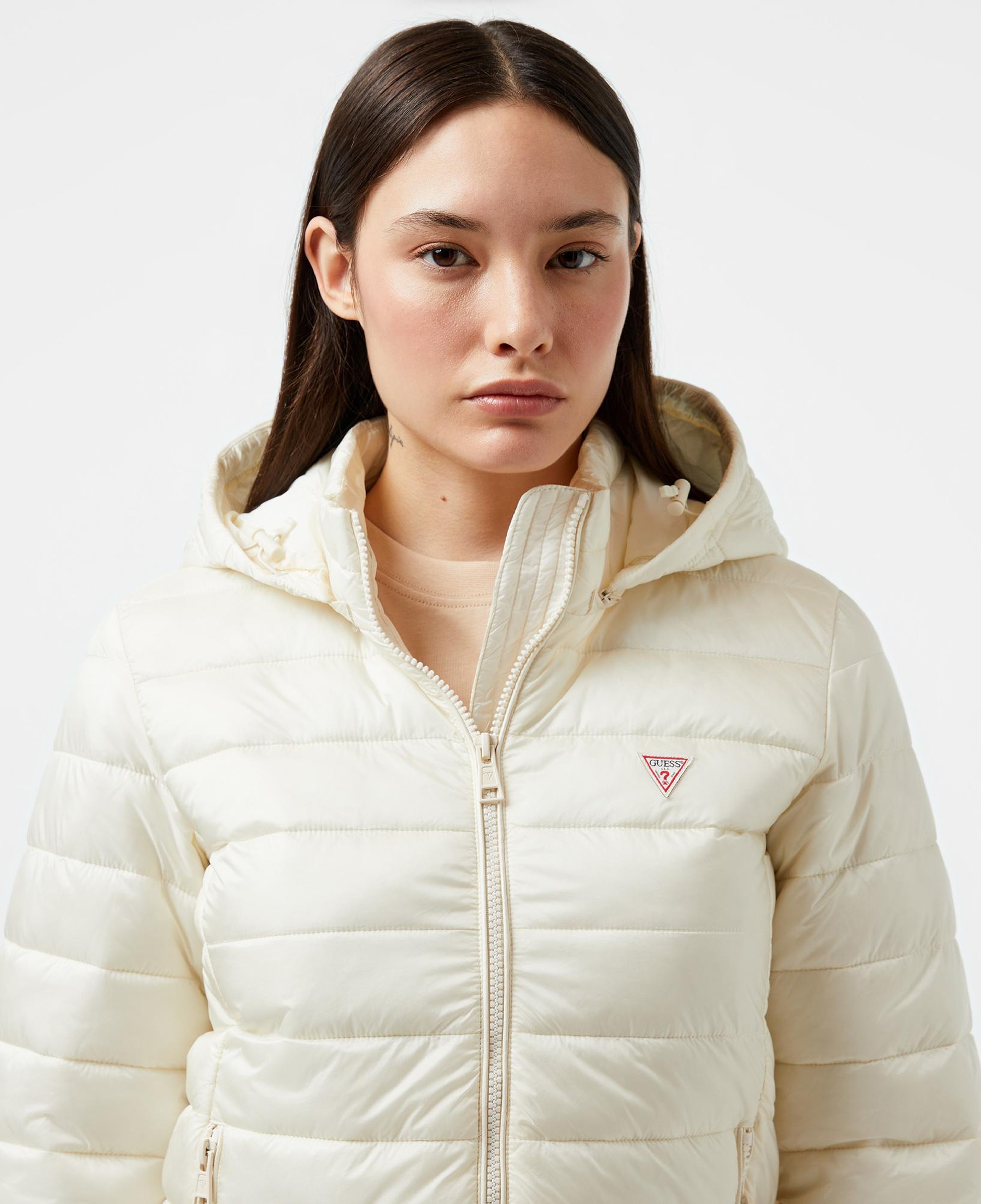 Guess Hooded Puffer Iridescent Nylon 40 Kadın Krem Rengi Mont