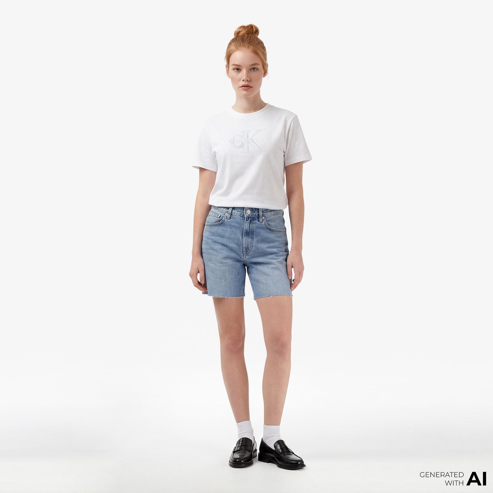 Calvin Klein Hero Classic Monologo Kadın Beyaz T-Shirt