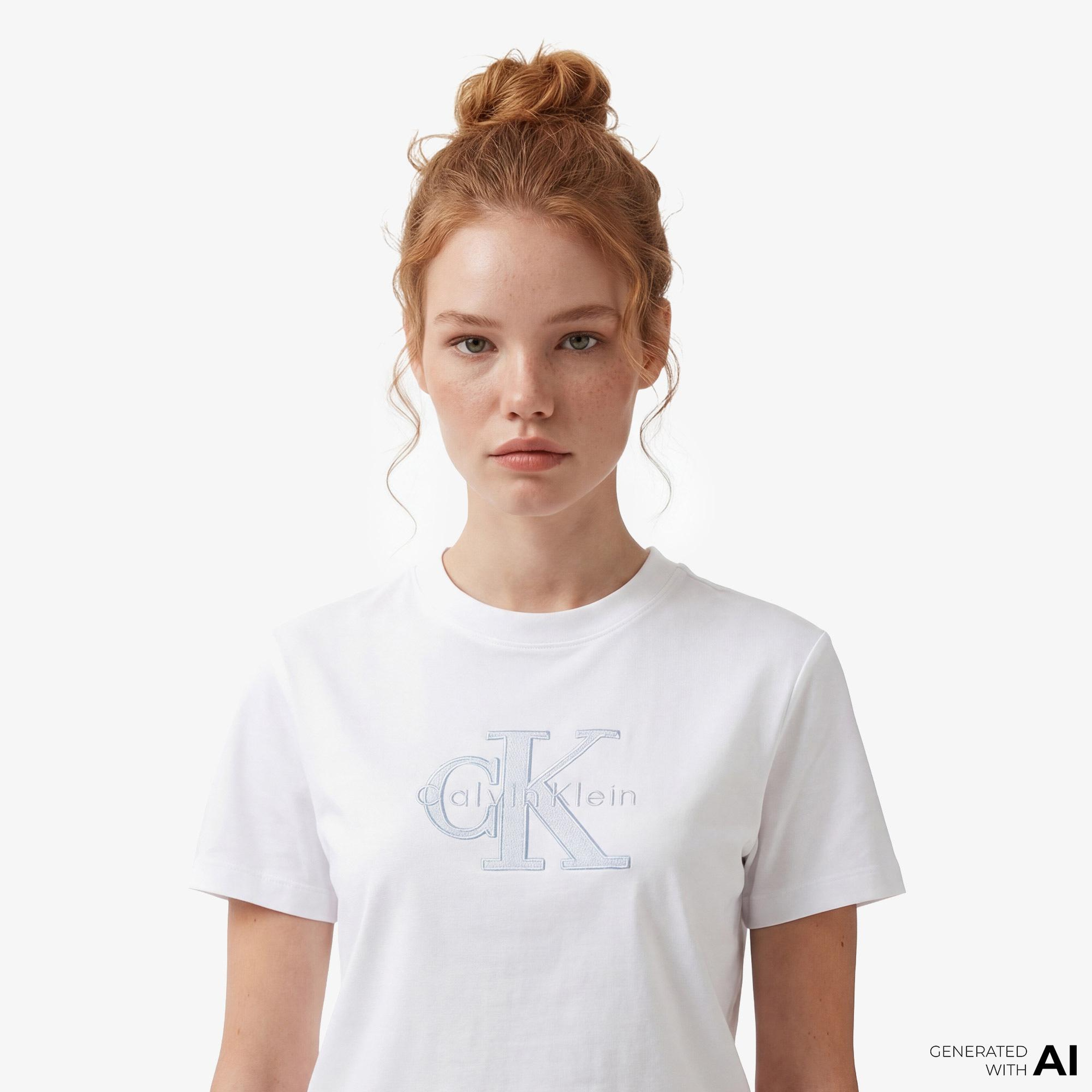 Calvin Klein Hero Classic Monologo Kadın Beyaz T-Shirt