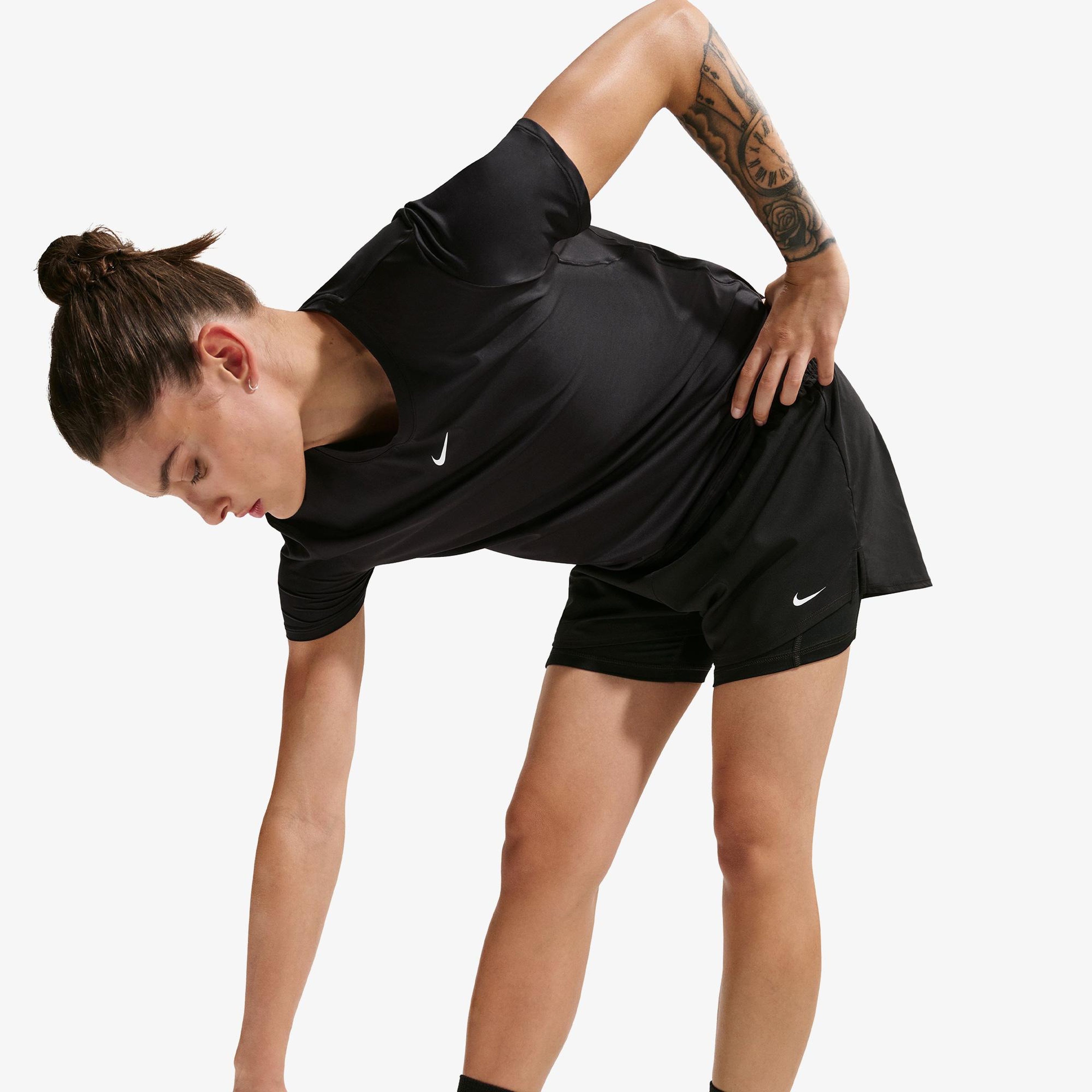 Nike Dri-Fit One Yüksek Belli 8 cm Kadın Siyah Şort