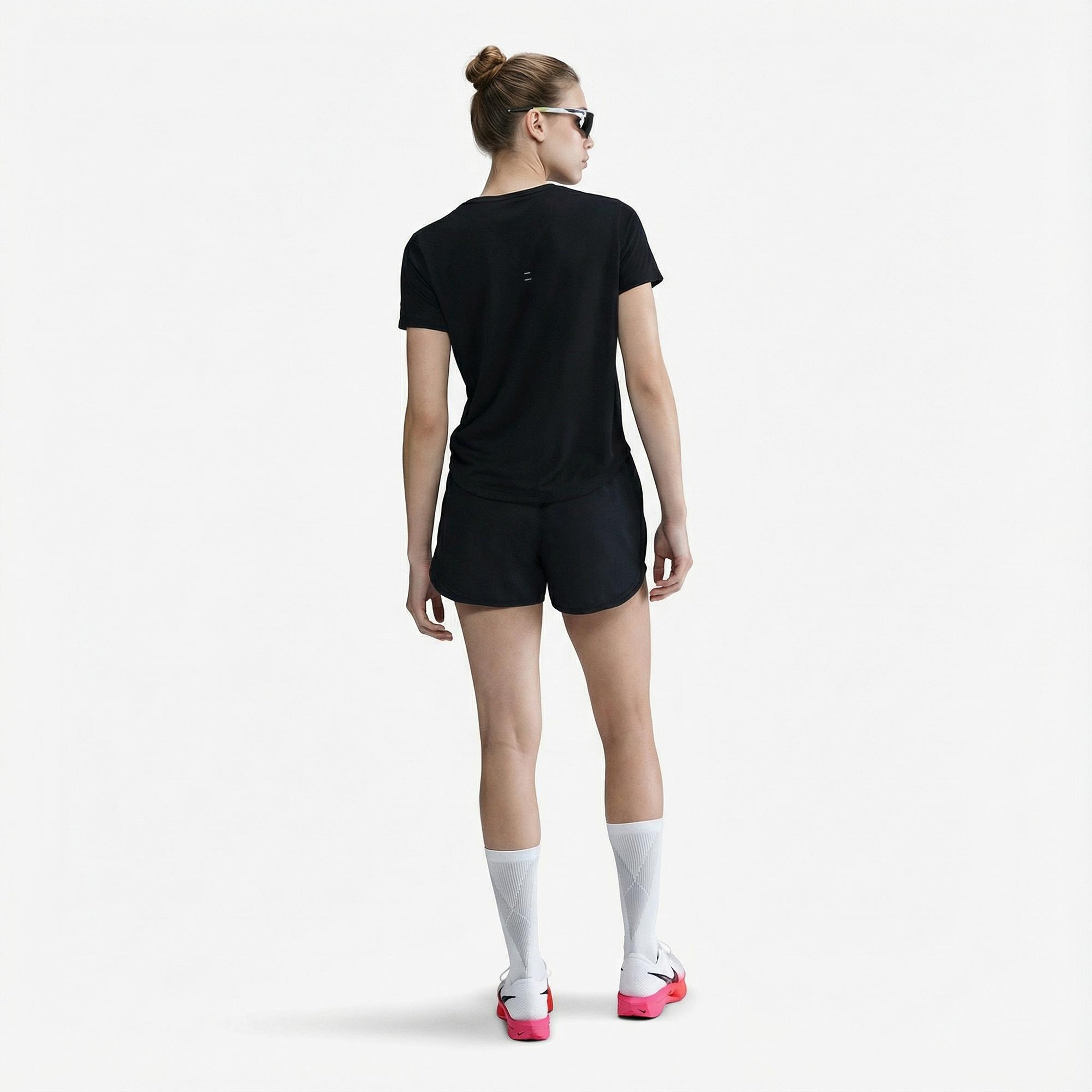 Nike Tempo Dri-Fit Kadın Siyah T-Shirt