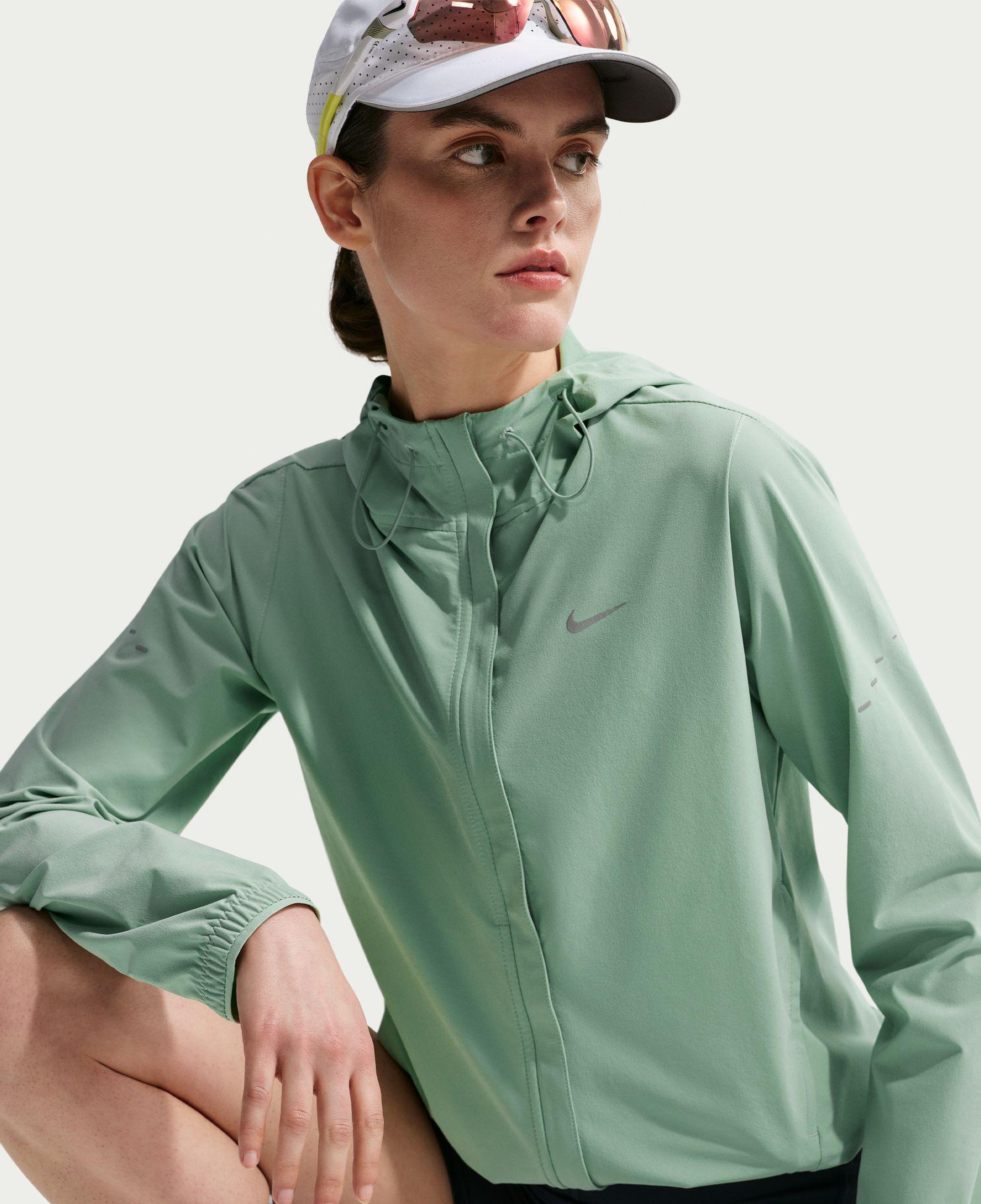 Nike Swift Repel Kadın Yeşil Ceket