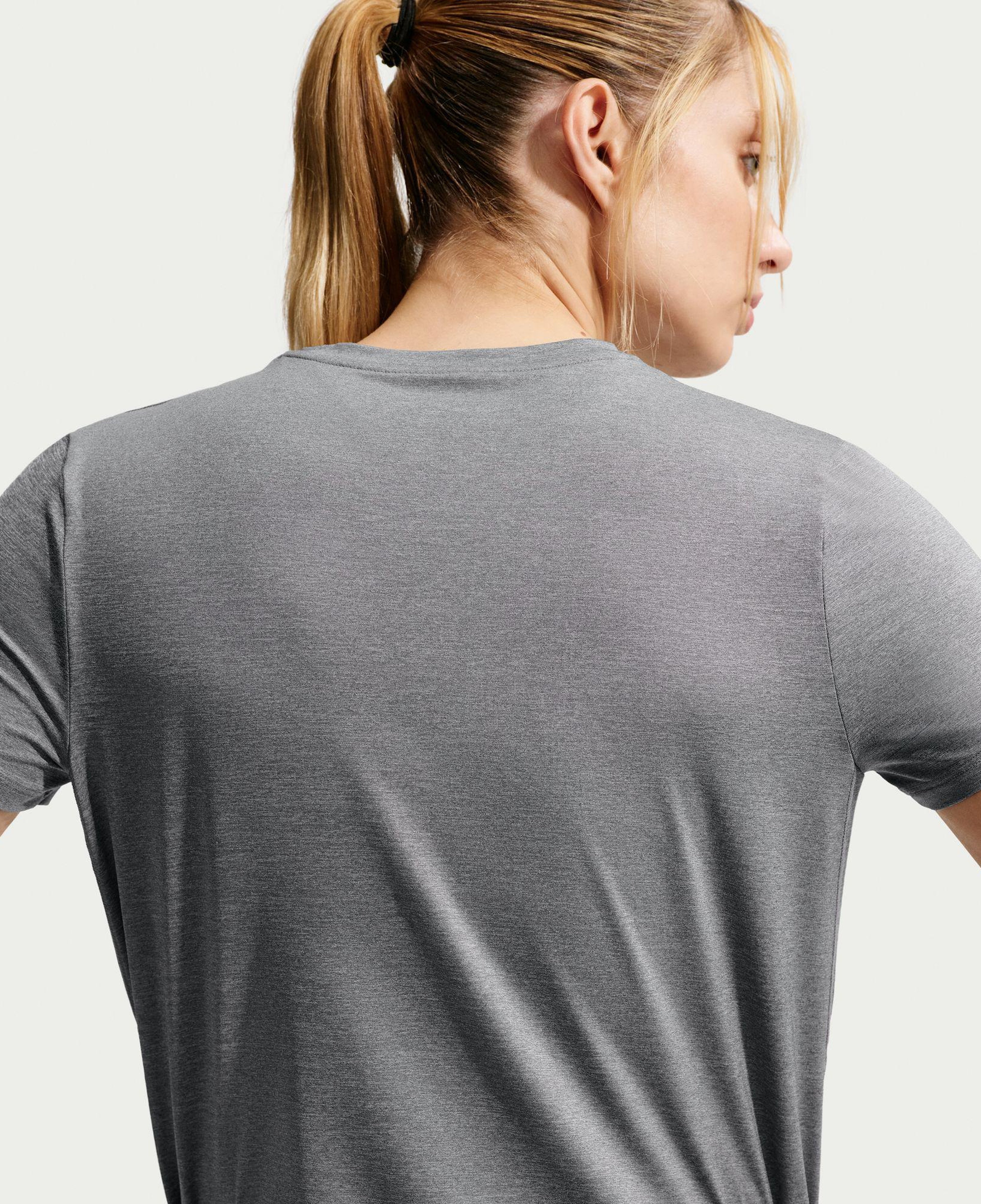 Nike One Classic Dri-Fit Kadın Gri T-Shirt