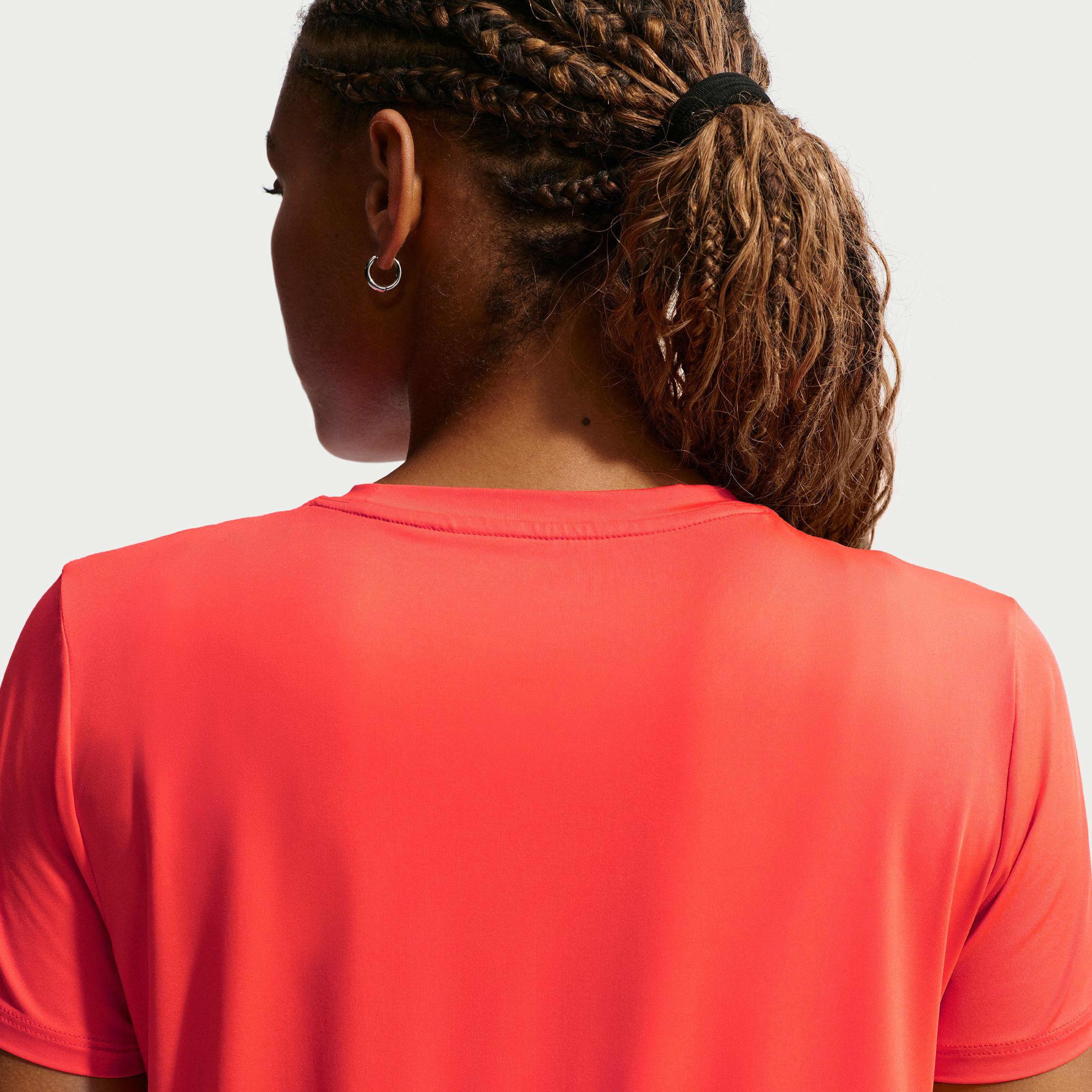 Nike One Classic Dri-Fit Kadın Kırmızı T-Shirt