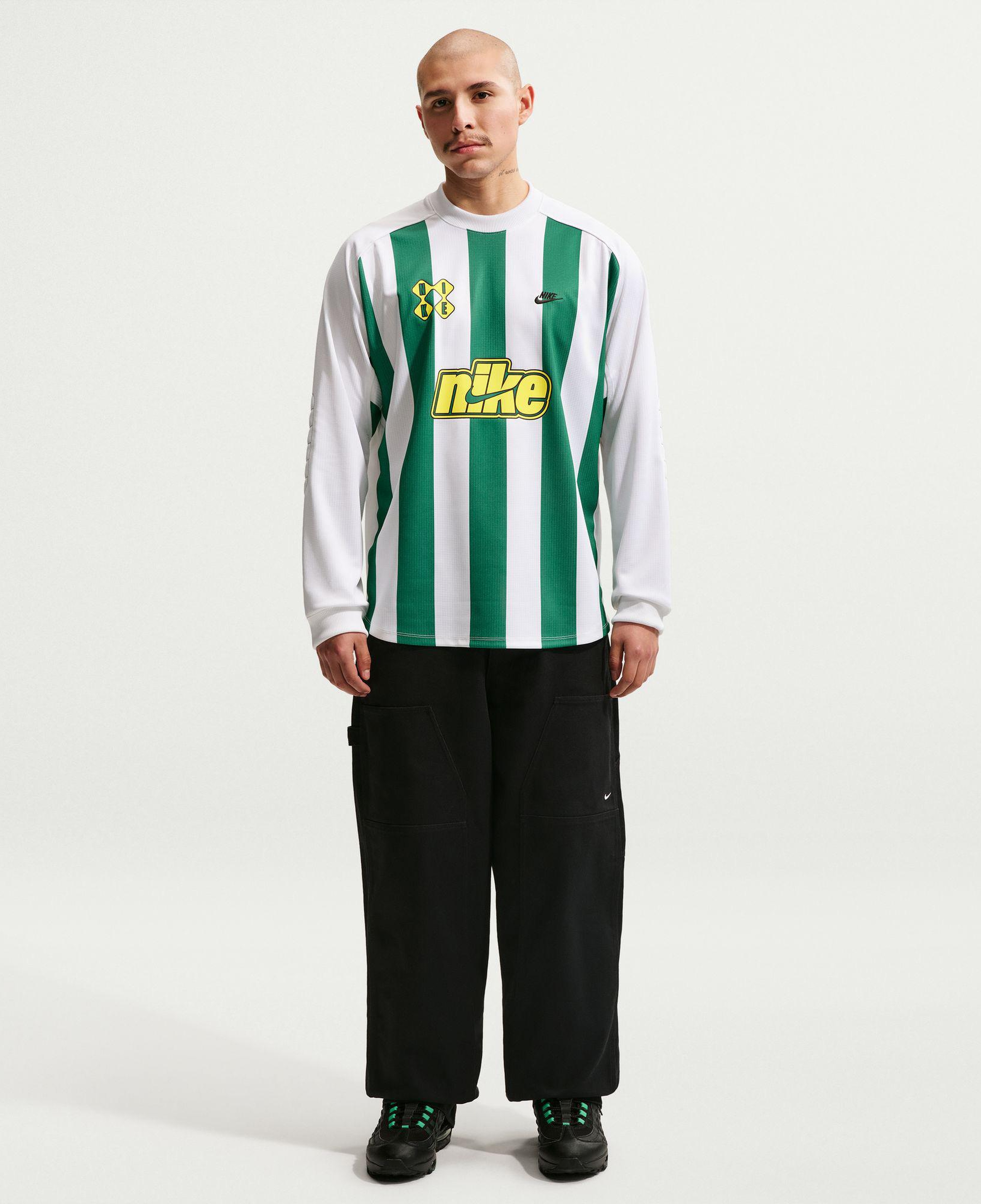 Nike Sportswear Club Goalie Erkek Yeşil T-Shirt