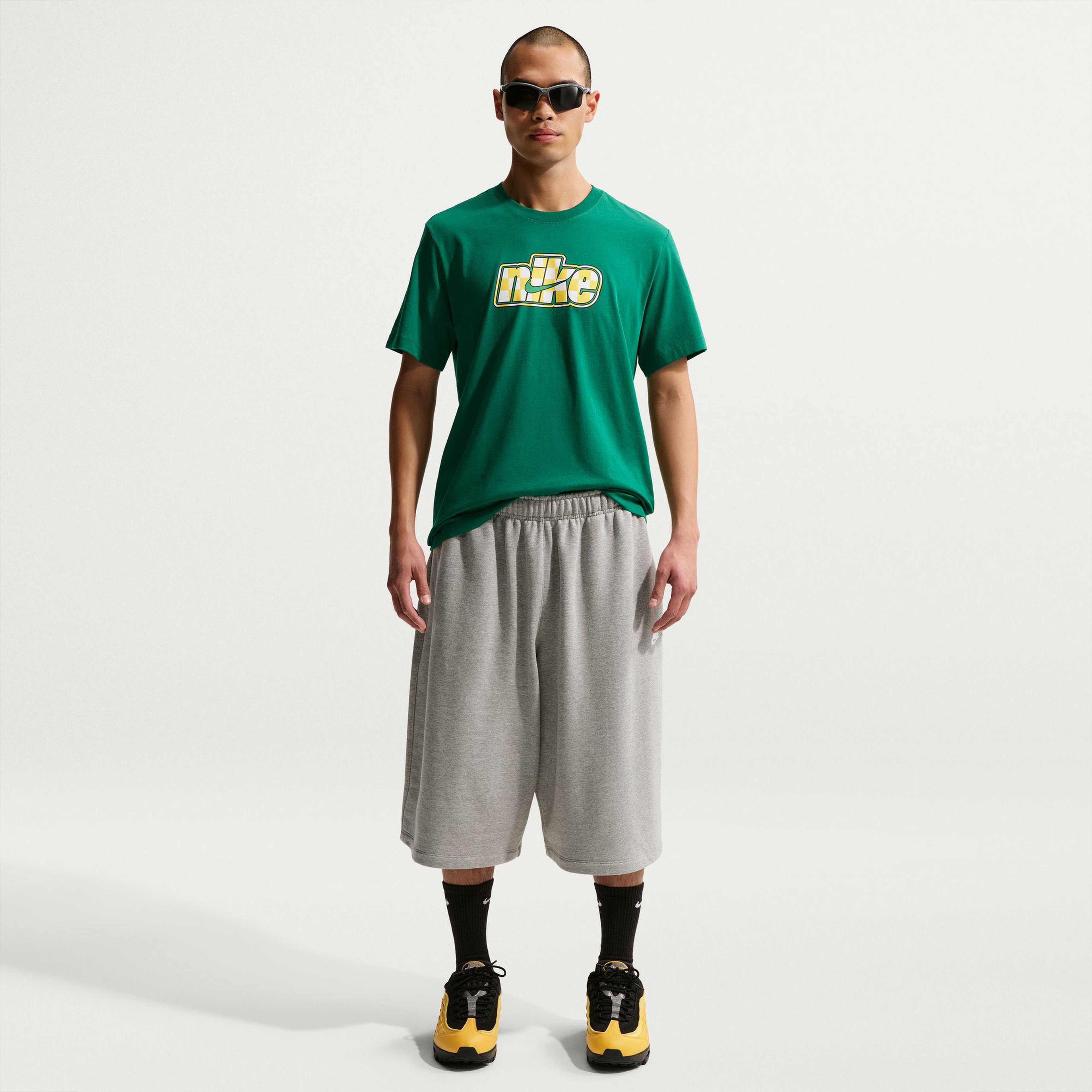 Nike Sportswear Celebrate Sport Erkek Yeşil T-Shirt