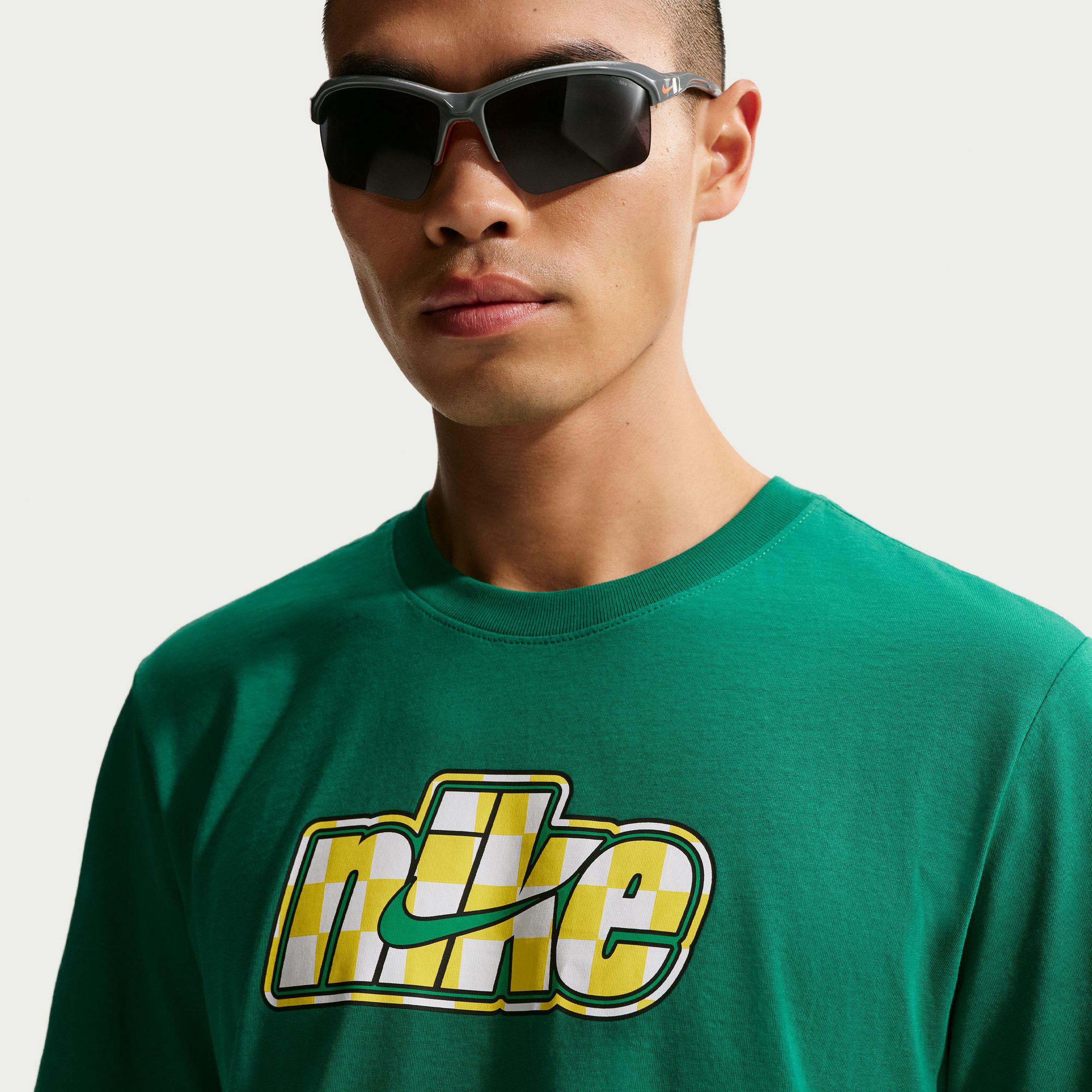 Nike Sportswear Celebrate Sport Erkek Yeşil T-Shirt