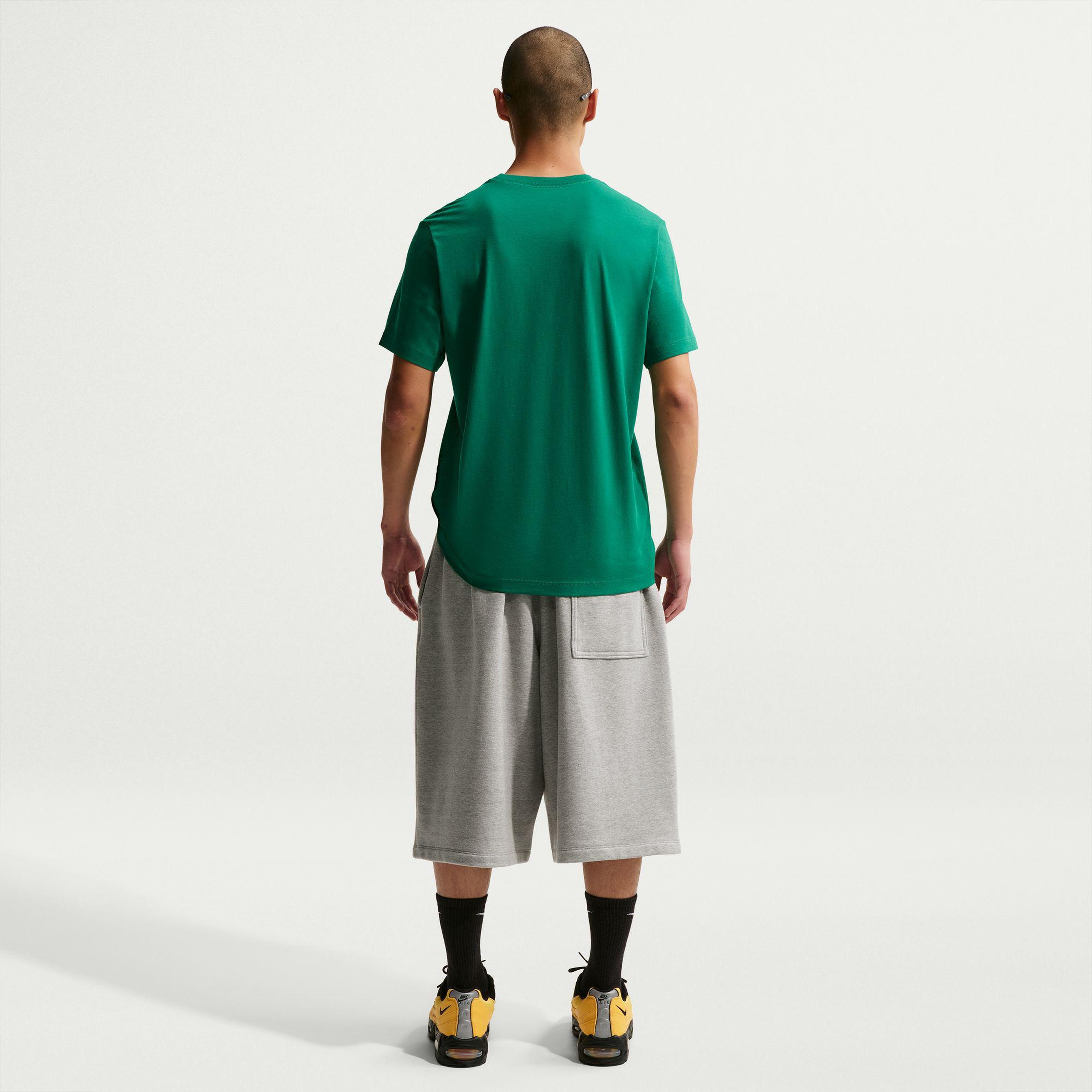 Nike Sportswear Celebrate Sport Erkek Yeşil T-Shirt