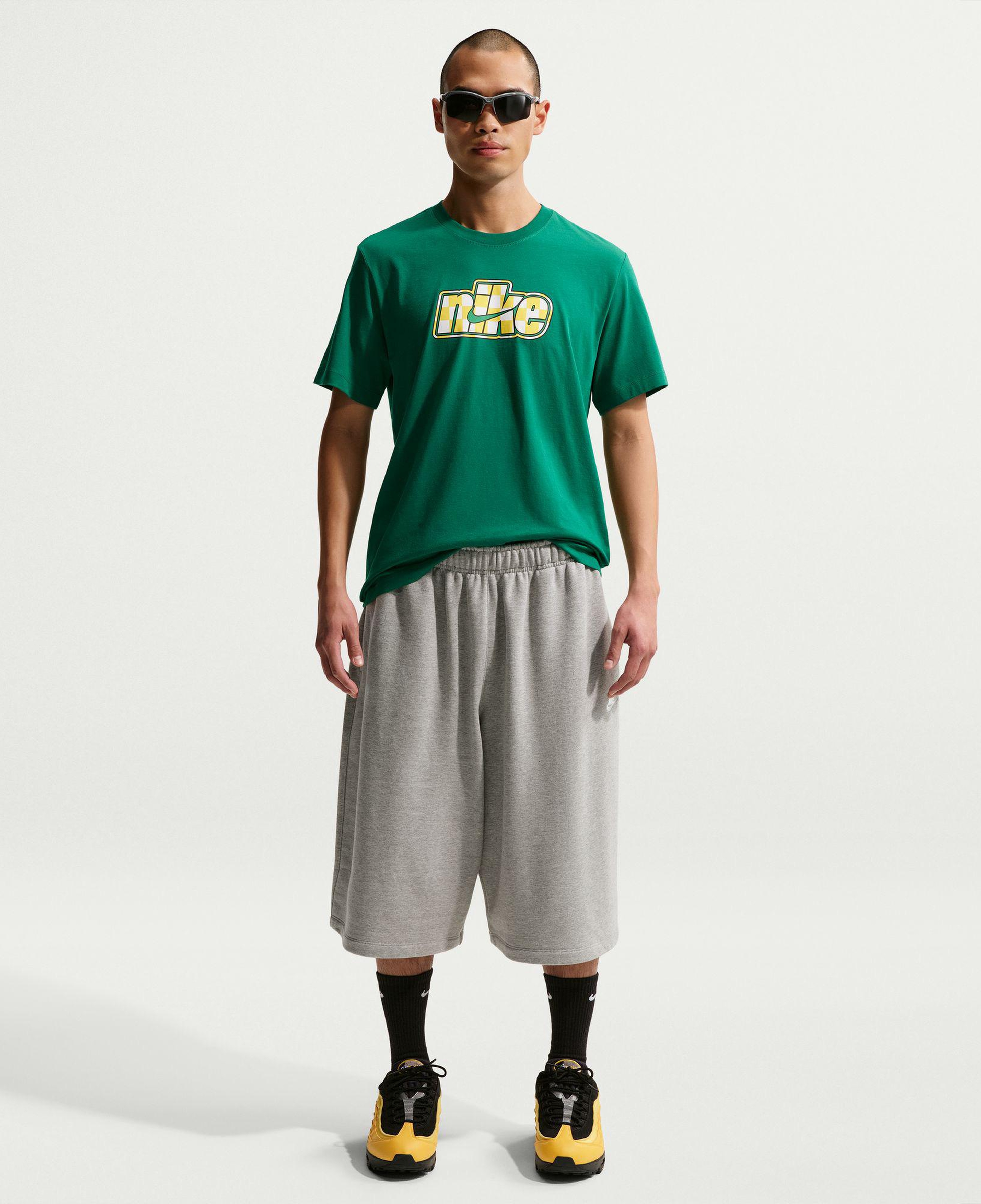 Nike Sportswear Celebrate Sport Erkek Yeşil T-Shirt