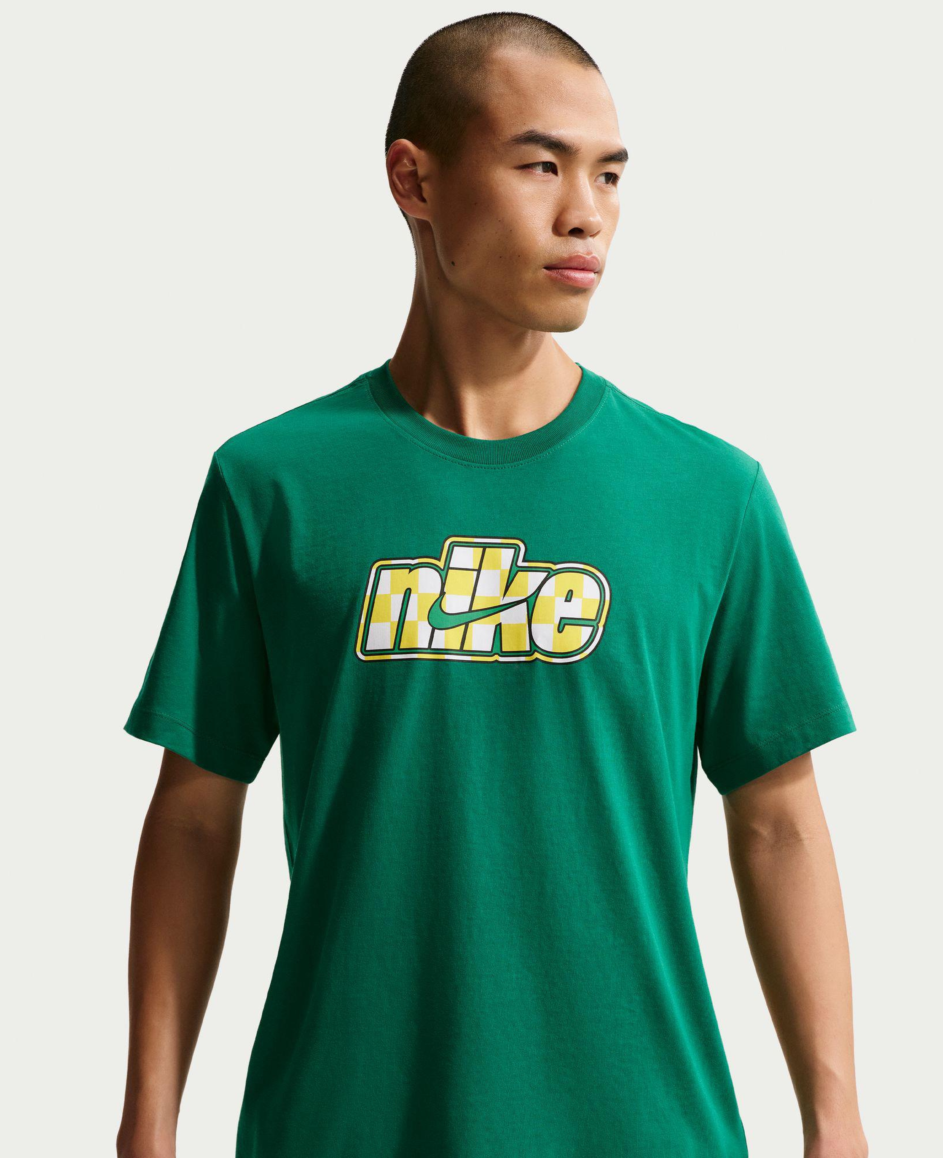Nike Sportswear Celebrate Sport Erkek Yeşil T-Shirt