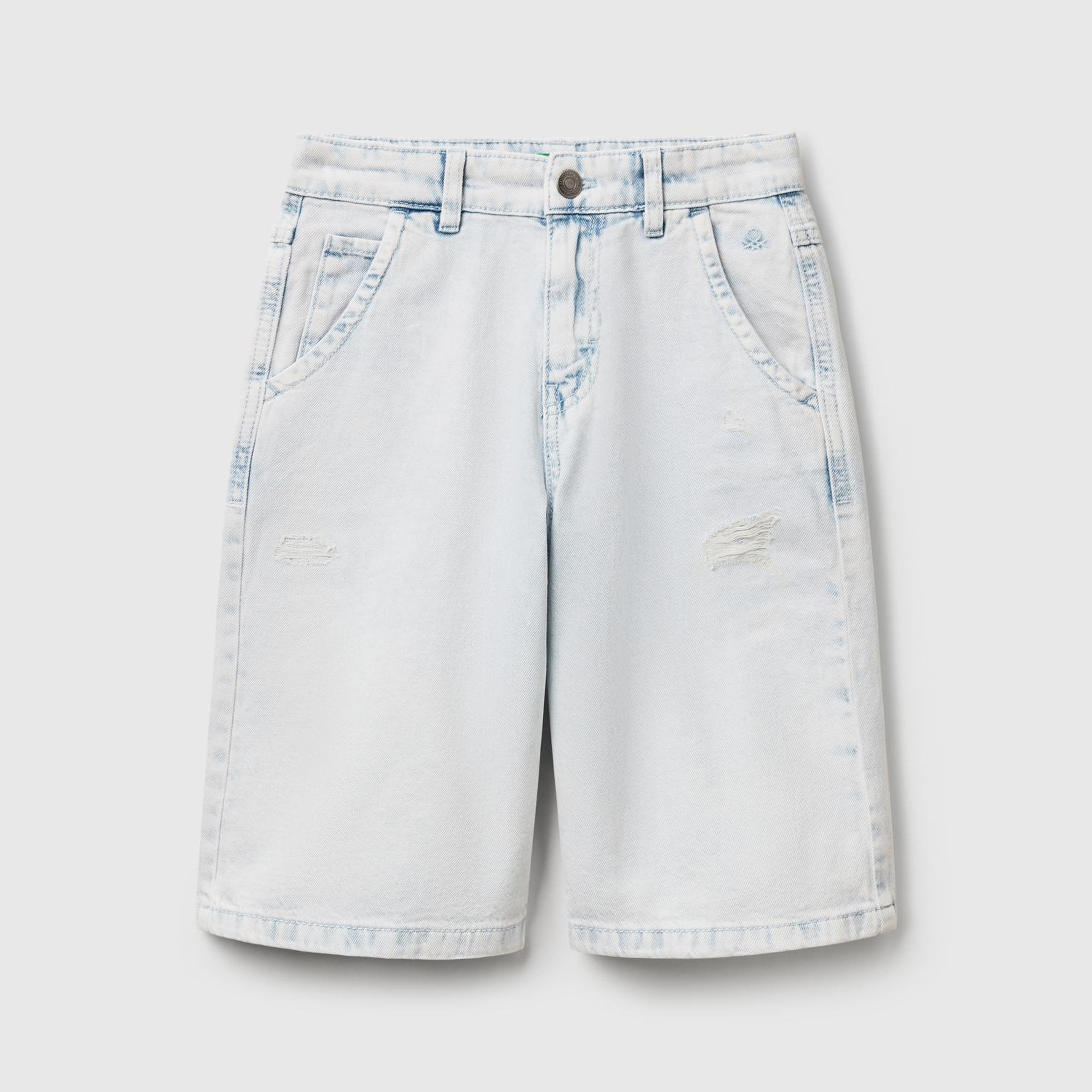 Erkek Çocuk Açık Denim Yırtık Detaylı Ön Cebi Logo Detaylı Denim Bermuda Şort