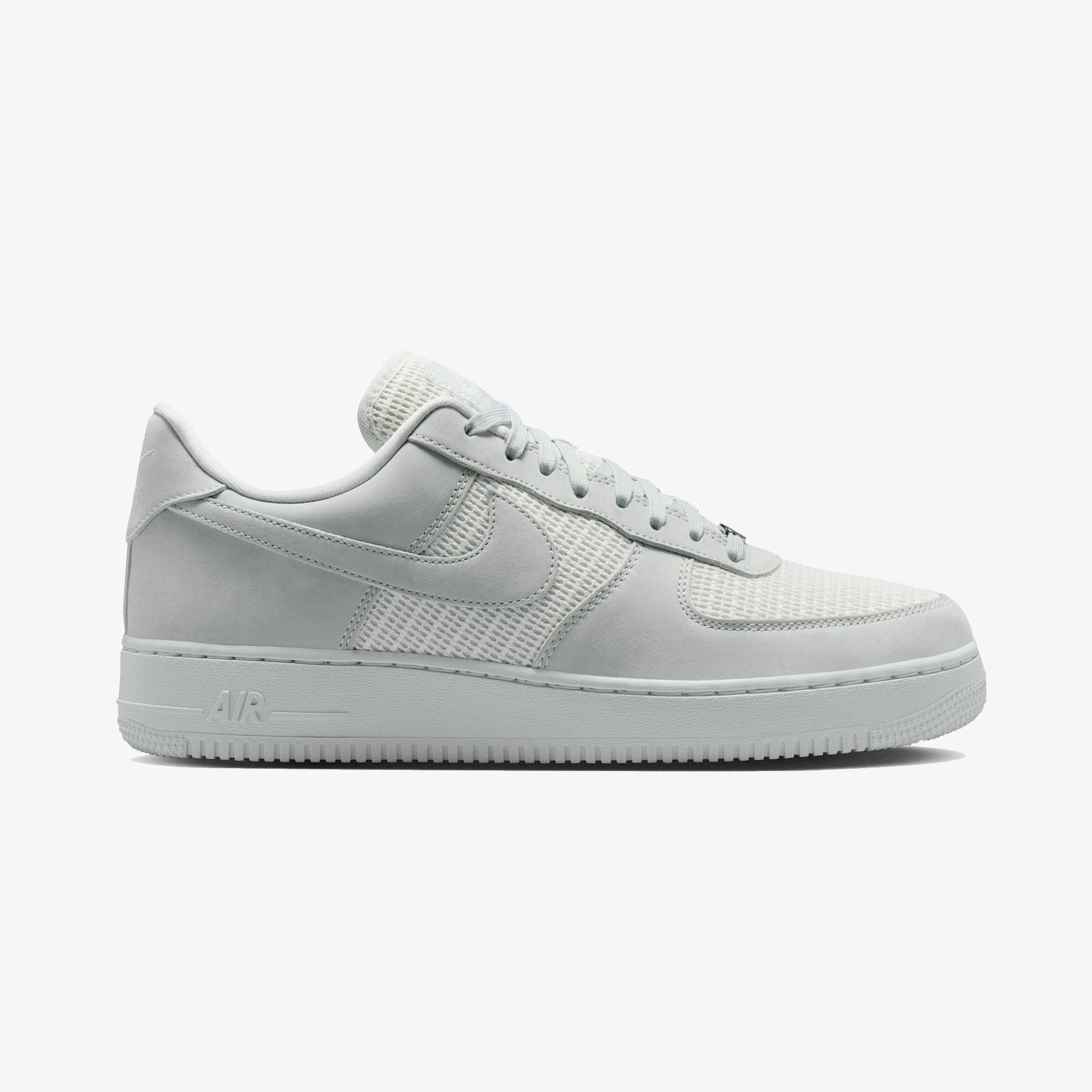 Nike Air Force 1 '07 LV8 Erkek Beyaz Spor Ayakkabı
