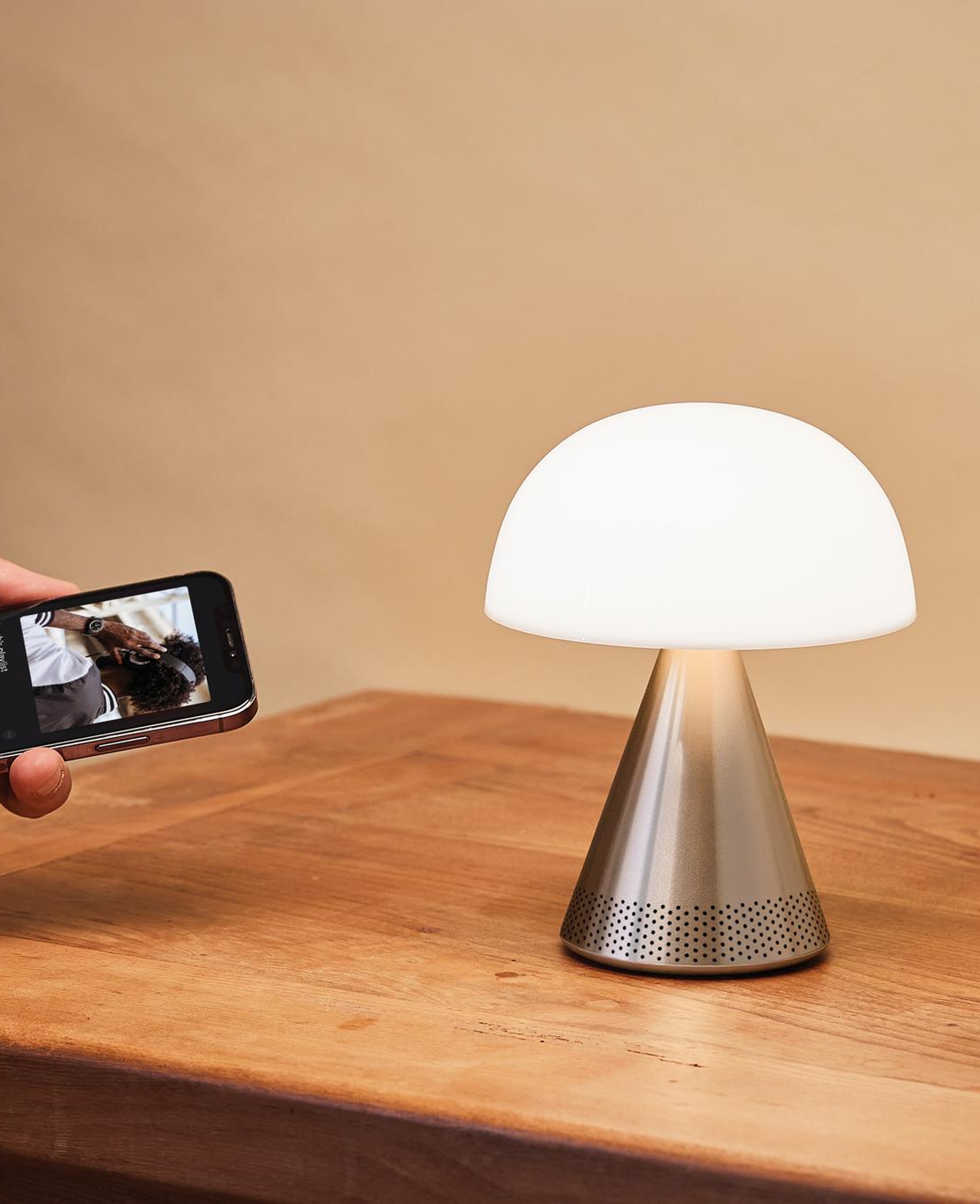 Lexon Mina L Led Lamba ve  Bluetooth Hoparlör Alüminyum