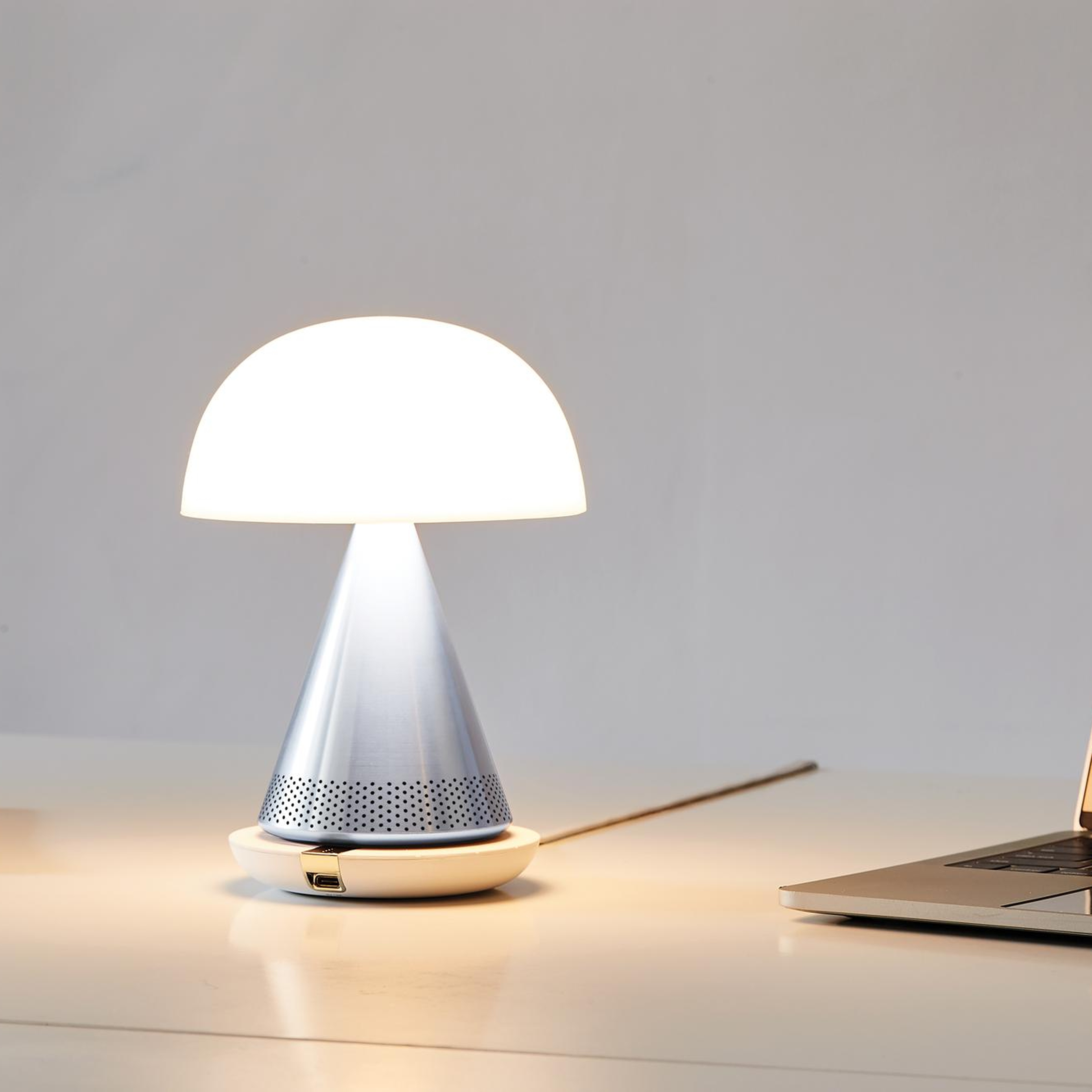Lexon Mina L Led Lamba ve  Bluetooth Hoparlör Alüminyum