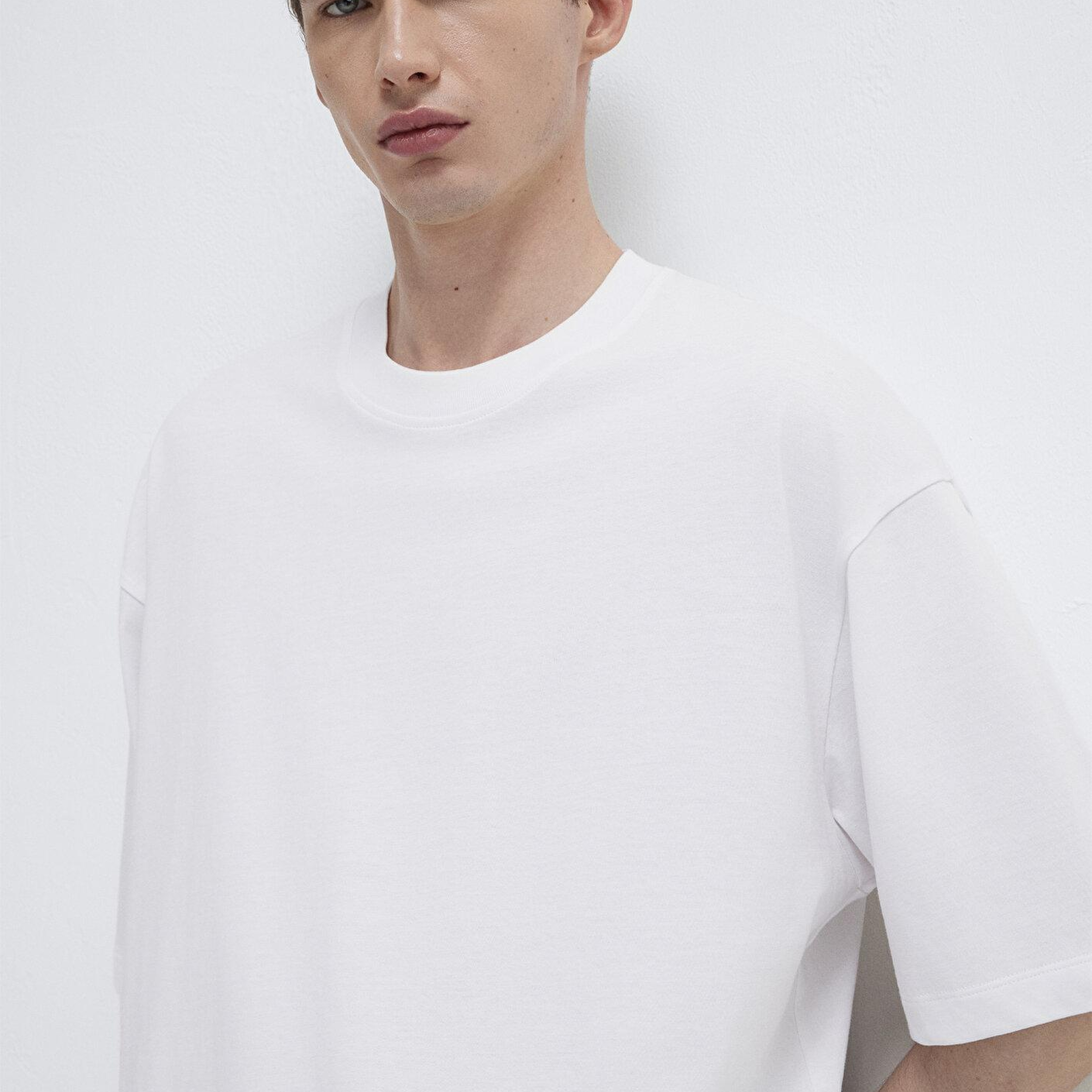 Mavi Bisiklet Yaka Beyaz Basic Tişört Oversize / Geniş Kesim 0613113-620