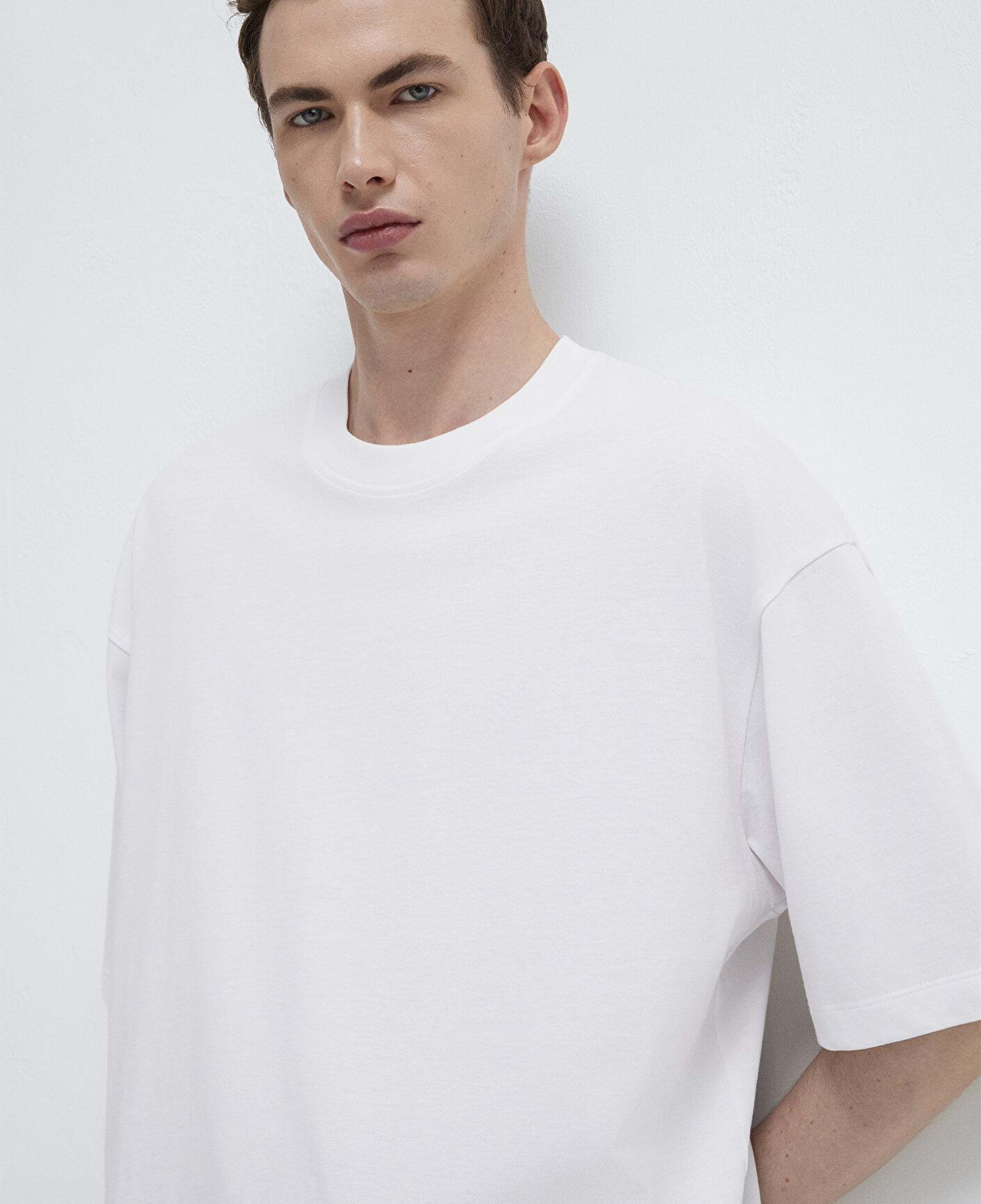 Mavi Bisiklet Yaka Beyaz Basic Tişört Oversize / Geniş Kesim 0613113-620