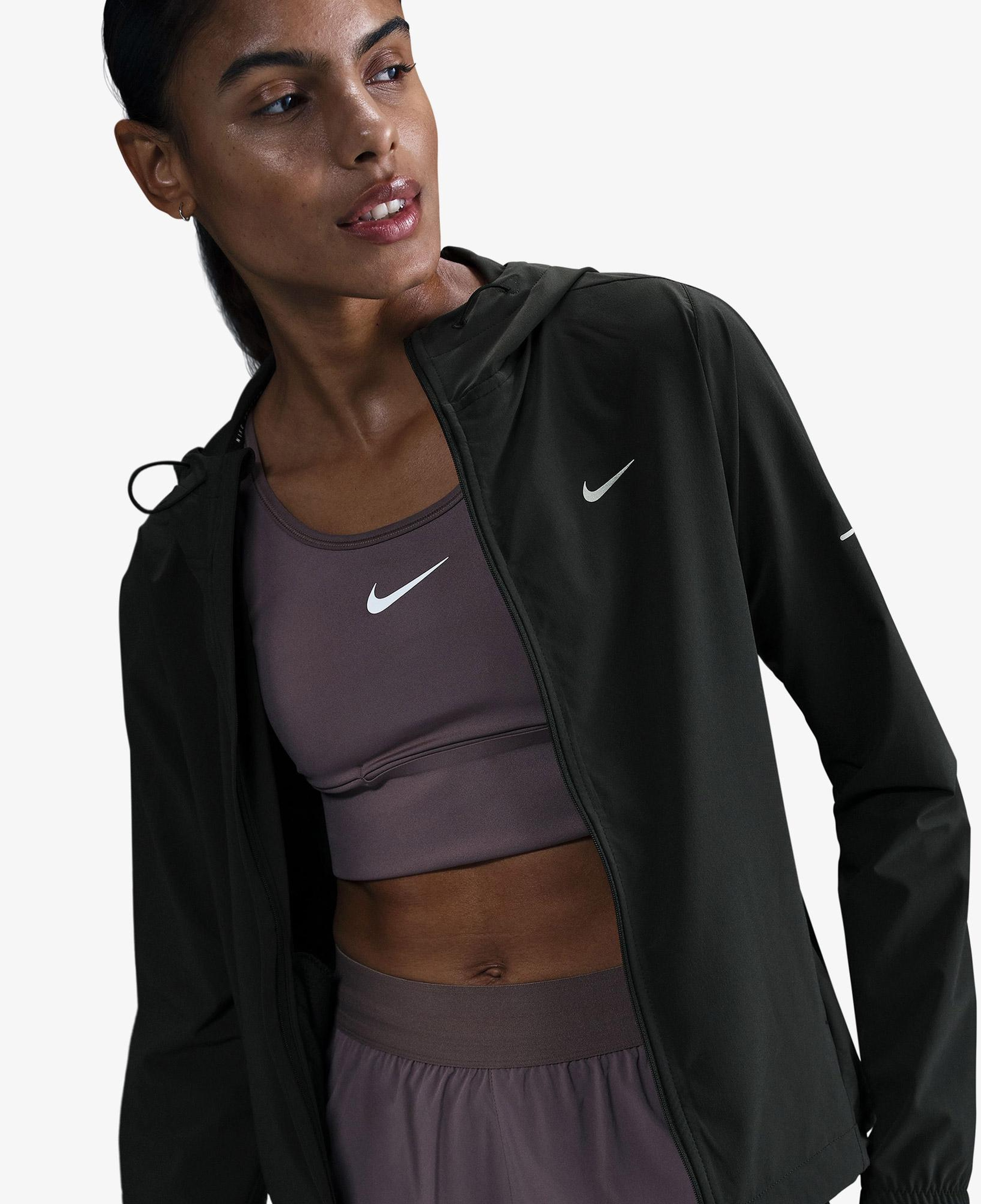 Nike Swift Repel Kadın Siyah Ceket