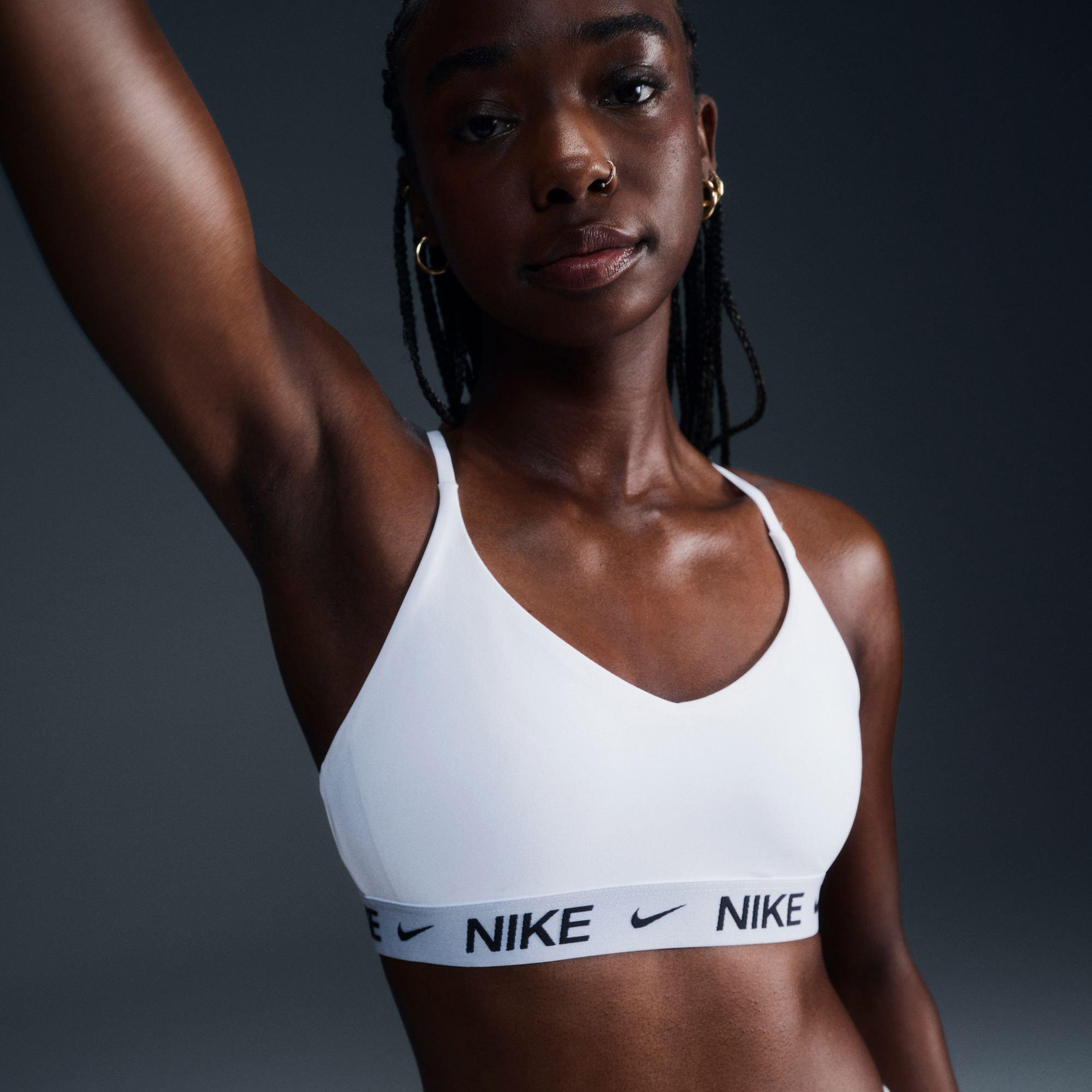Nike Dri-Fit Indy Hafif Destekli Kadın Beyaz Bra