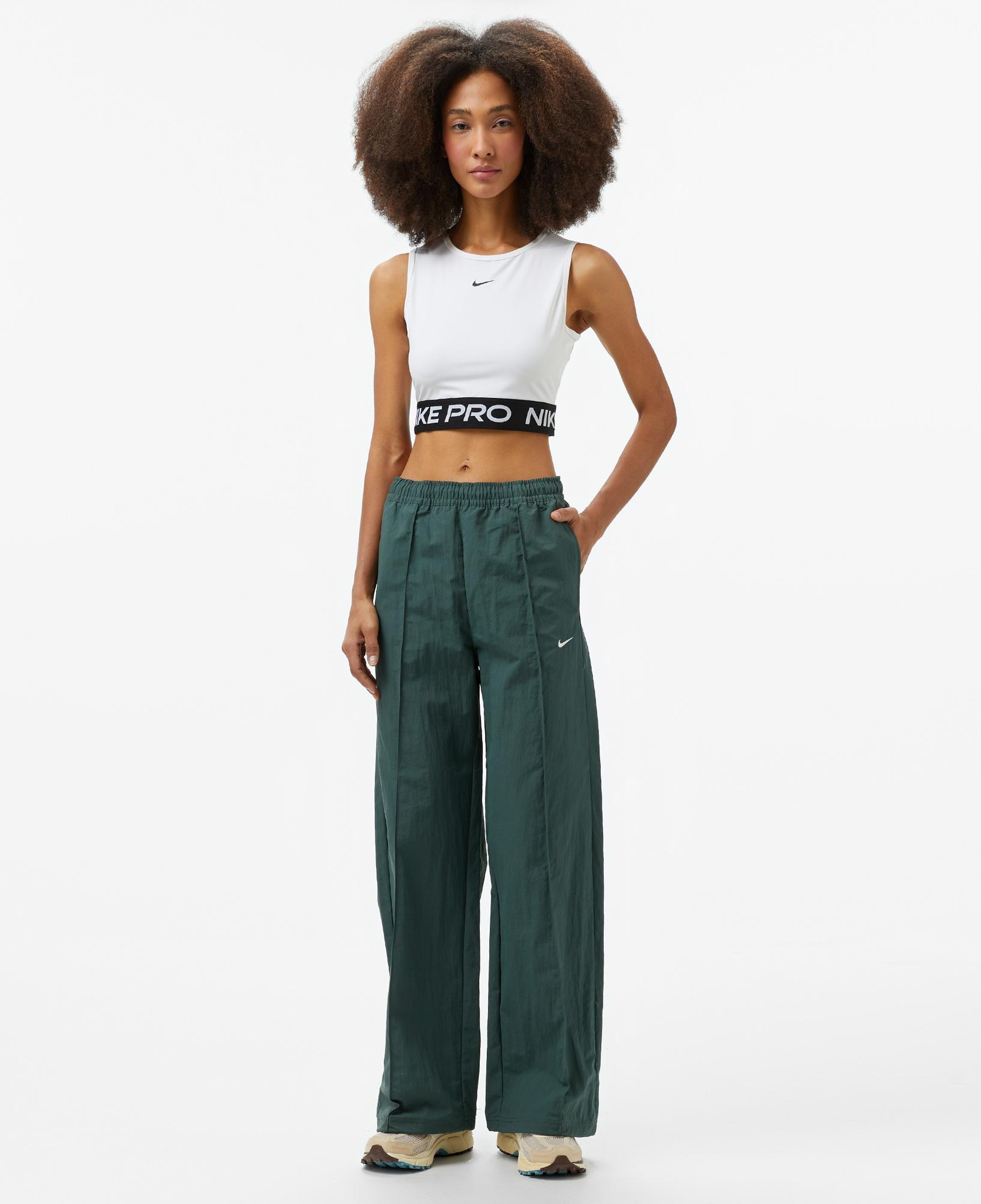 Nike Pro Dri-Fit Kadın Beyaz Crop T-Shirt