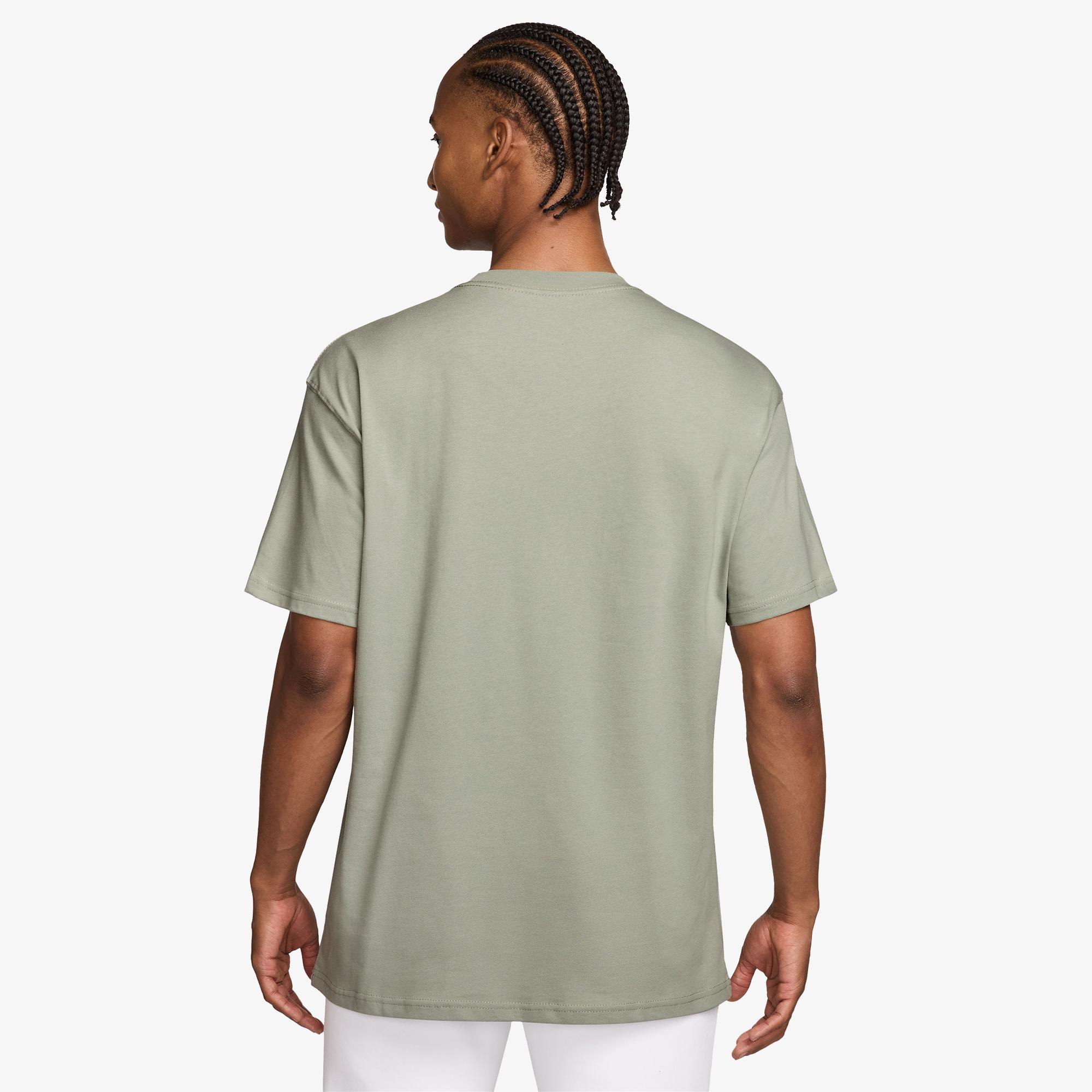 Nike Sportswear Day Plus Erkek Yeşil T-Shirt