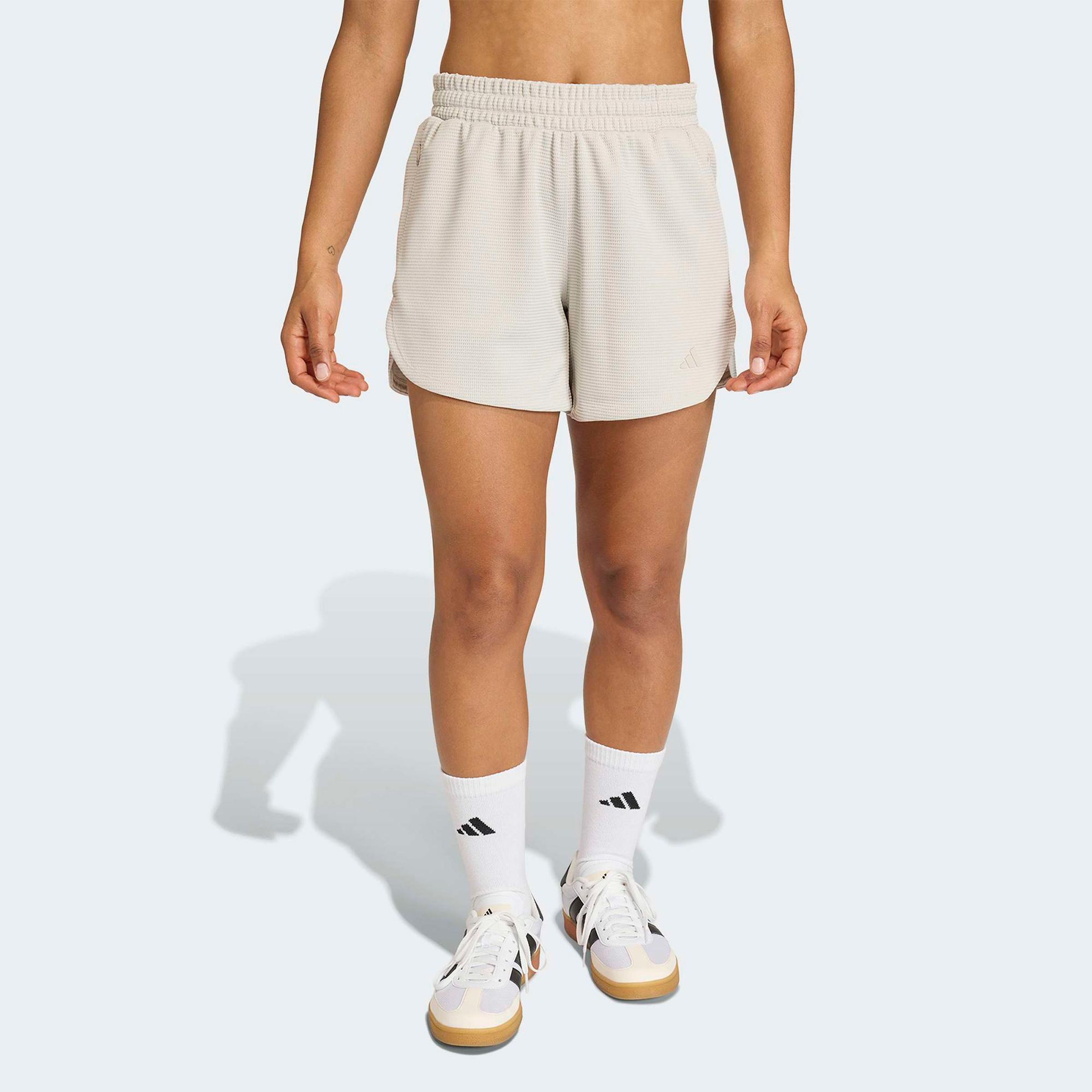 adidas Pacer Workout Waffle Kadın Bej Şort