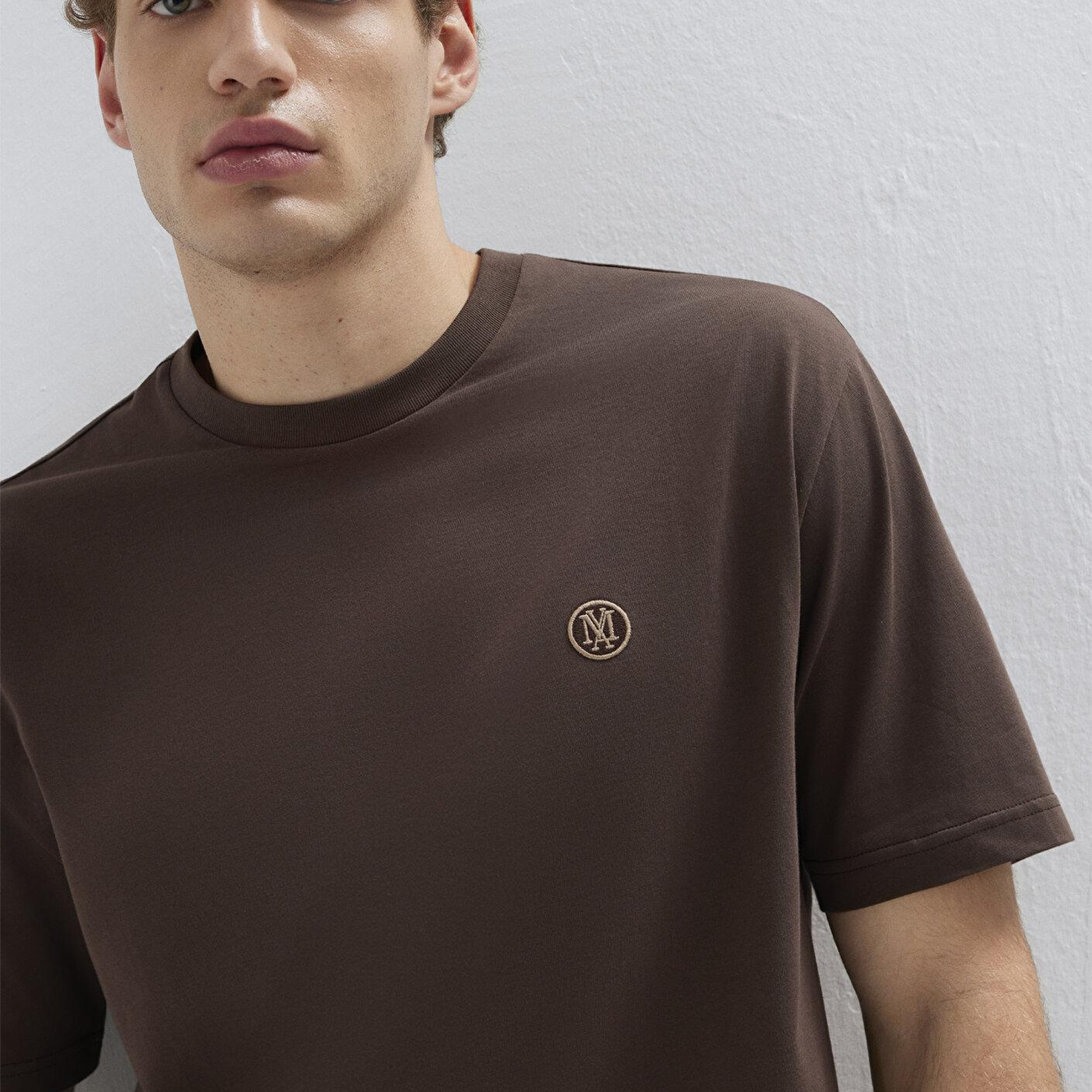 Mavi Mavi Logo İşlemeli Kahverengi Basic Tişört Loose Fit / Bol Rahat Kesim 067074-70251