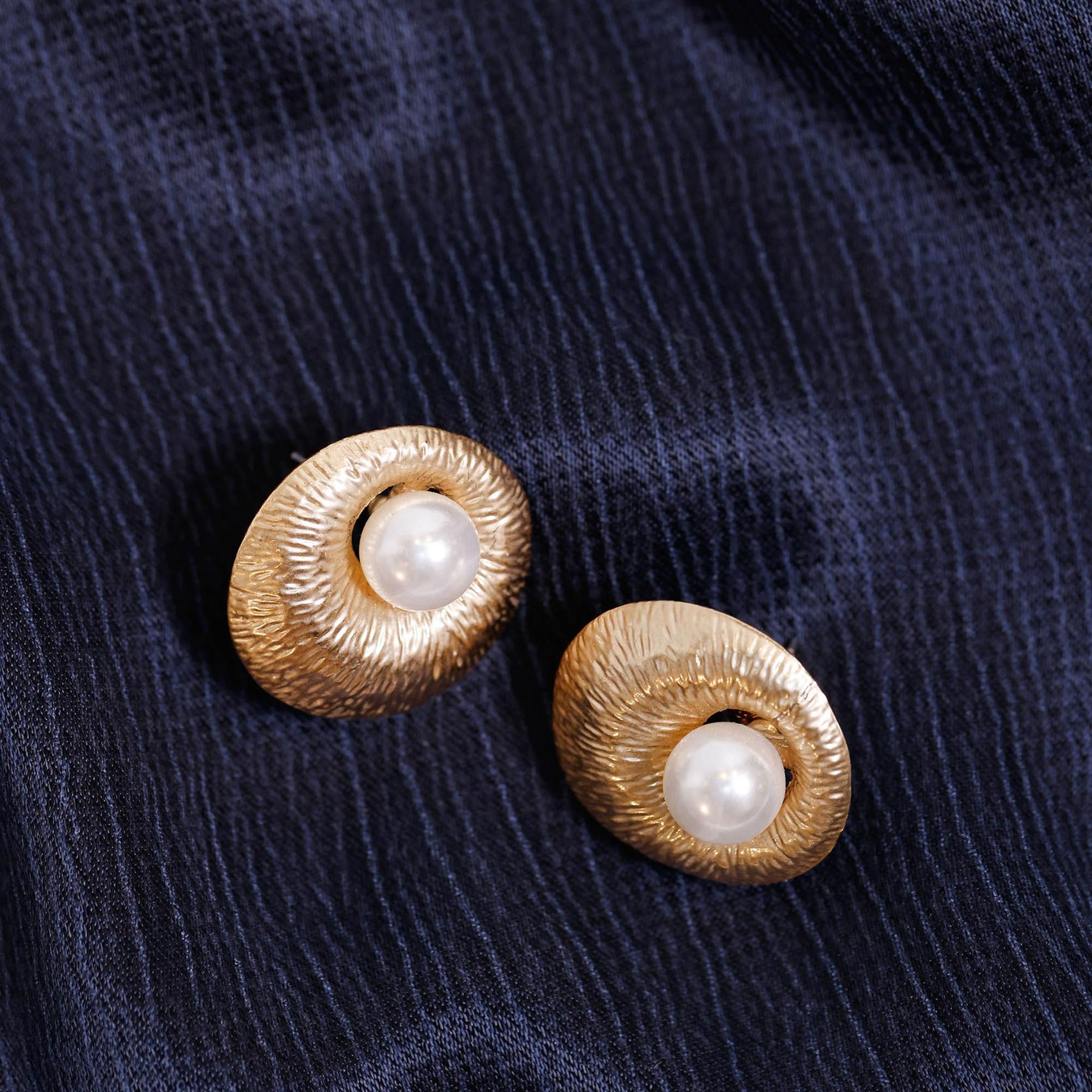 YARGICI İnci Detaylı Gold Küpe