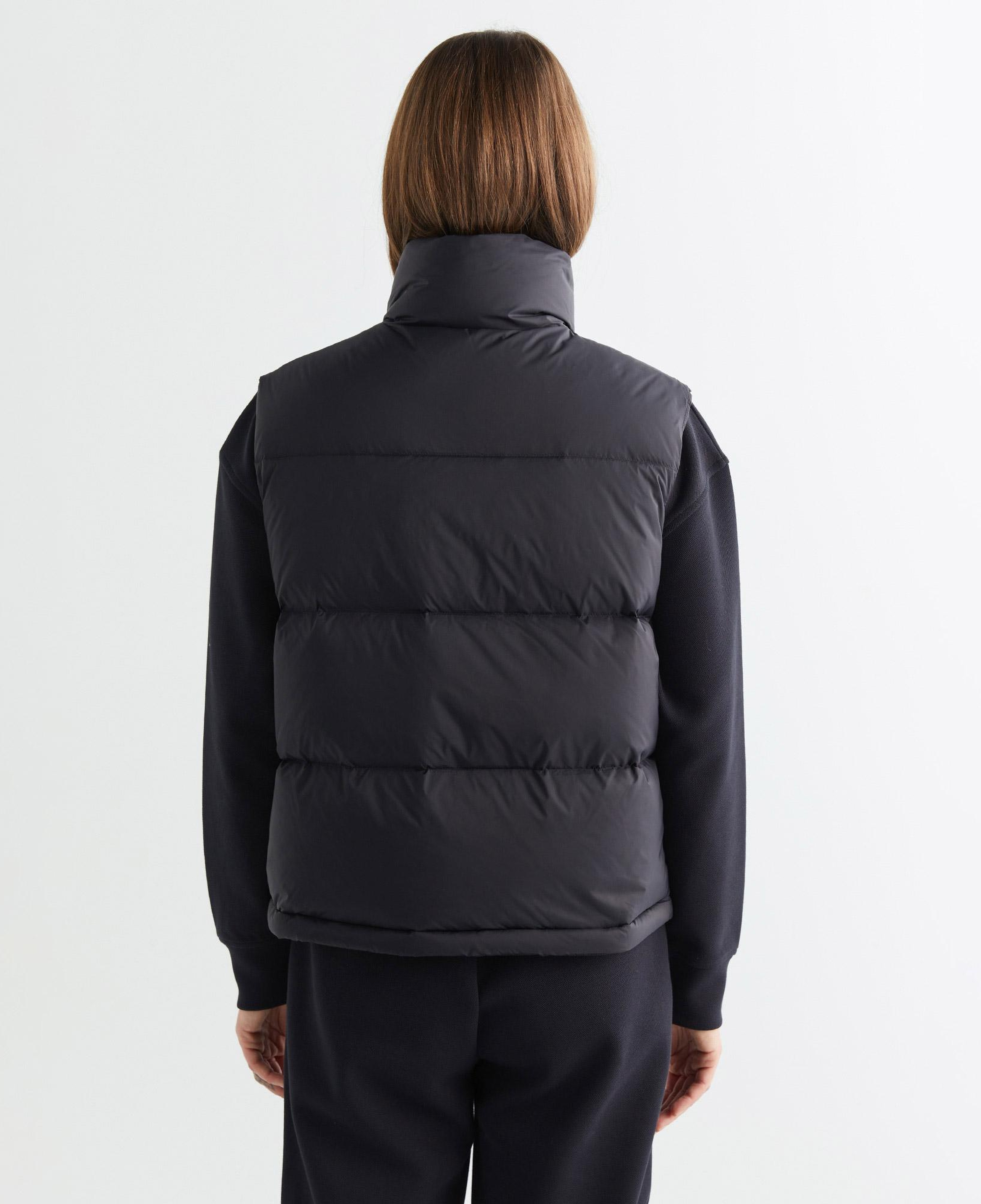 GANT Kadın Siyah Relaxed Fit Fermuarlı Logolu Yelek