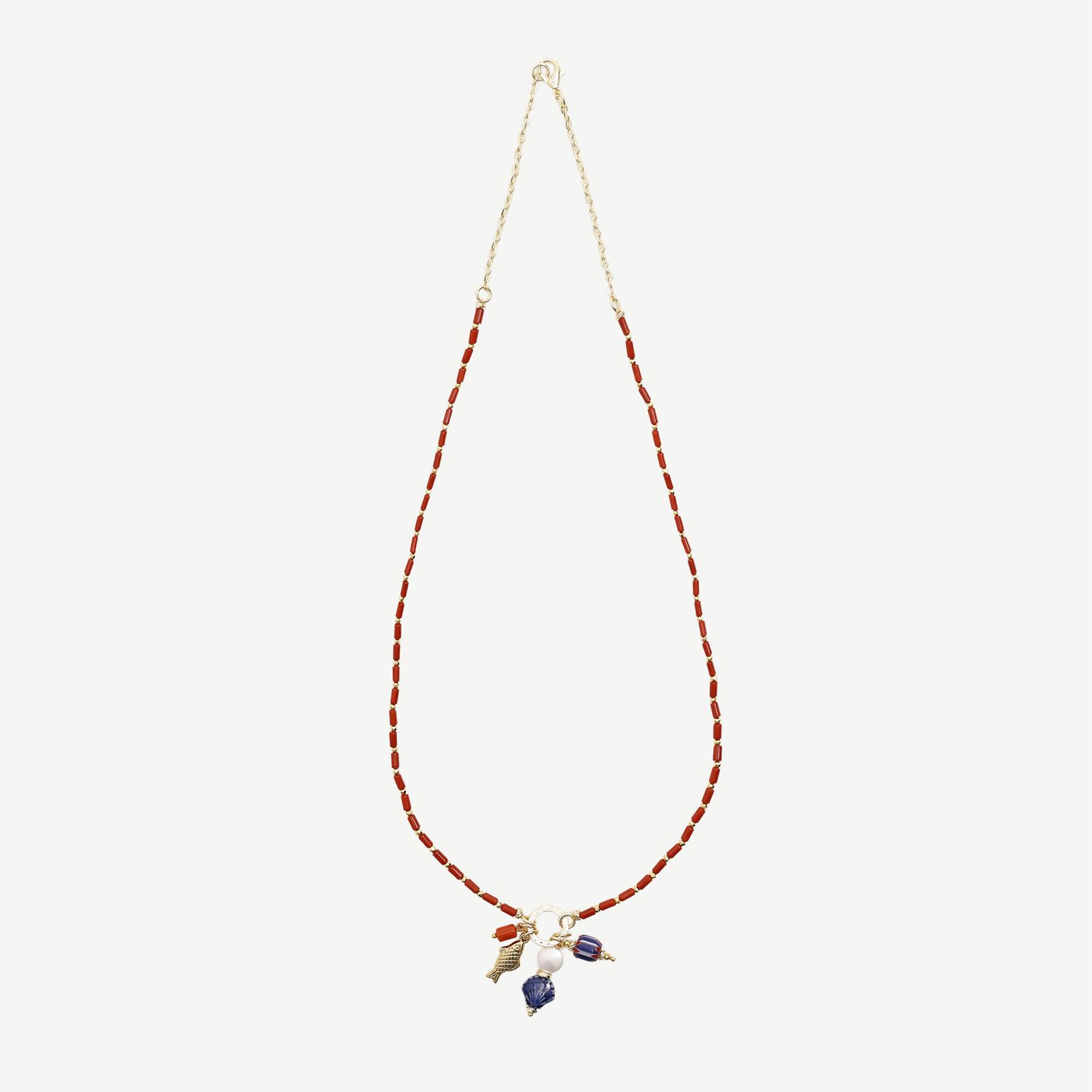 YARGICI Charm Detaylı Mercan Kolye