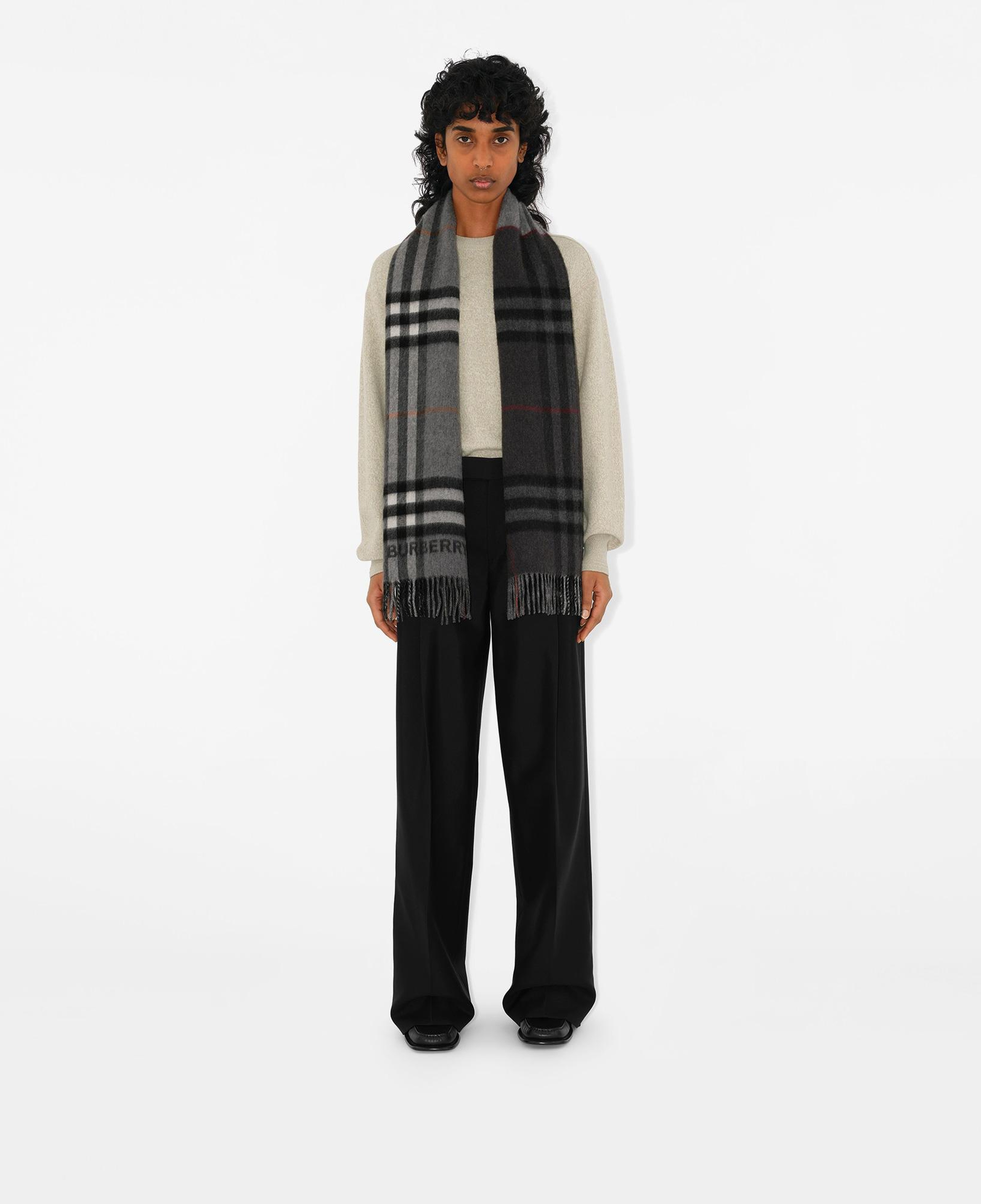 Burberry Unisex Gri Atkı