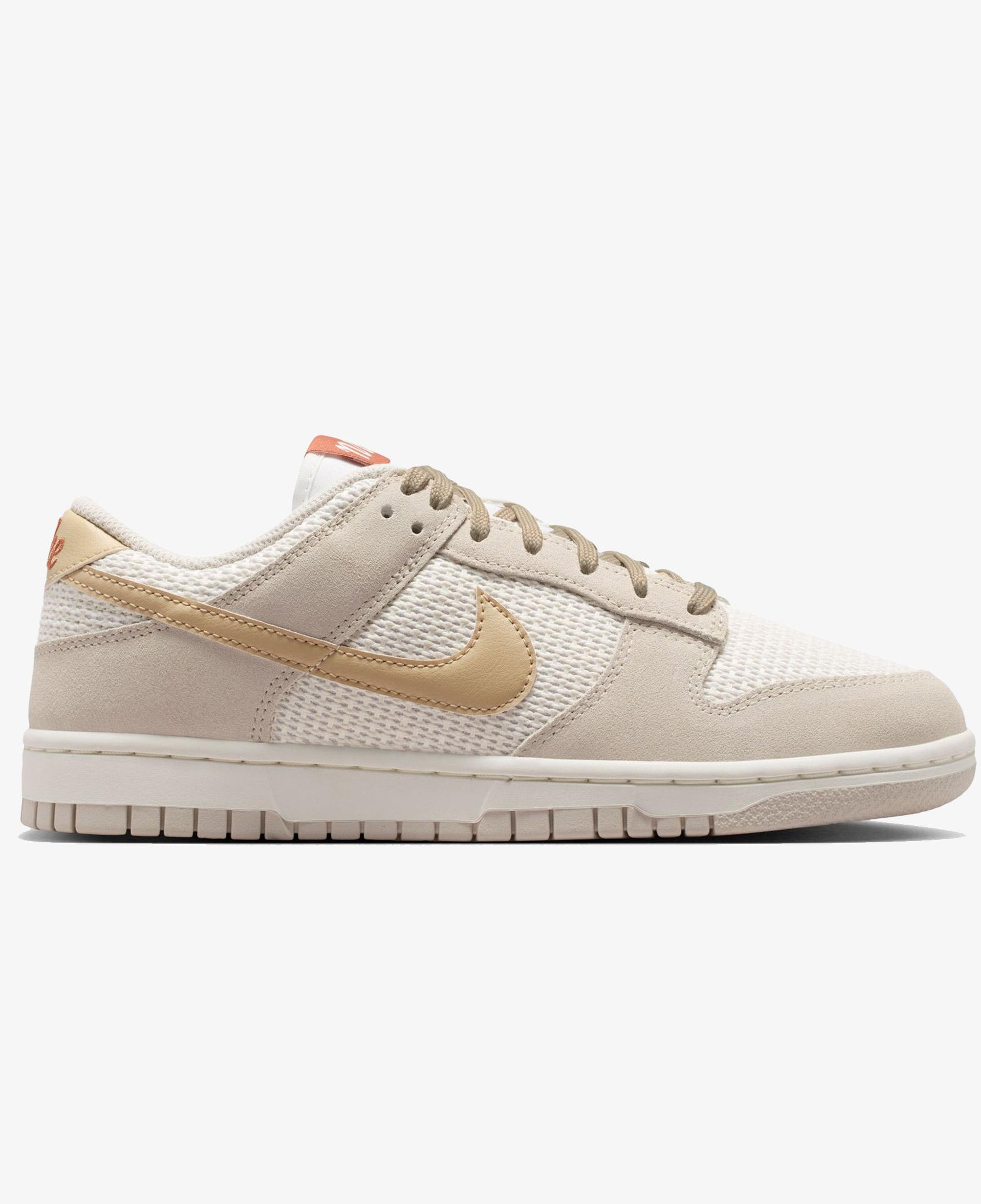 Nike Dunk Low SE Kadın Bej Spor Ayakkabı