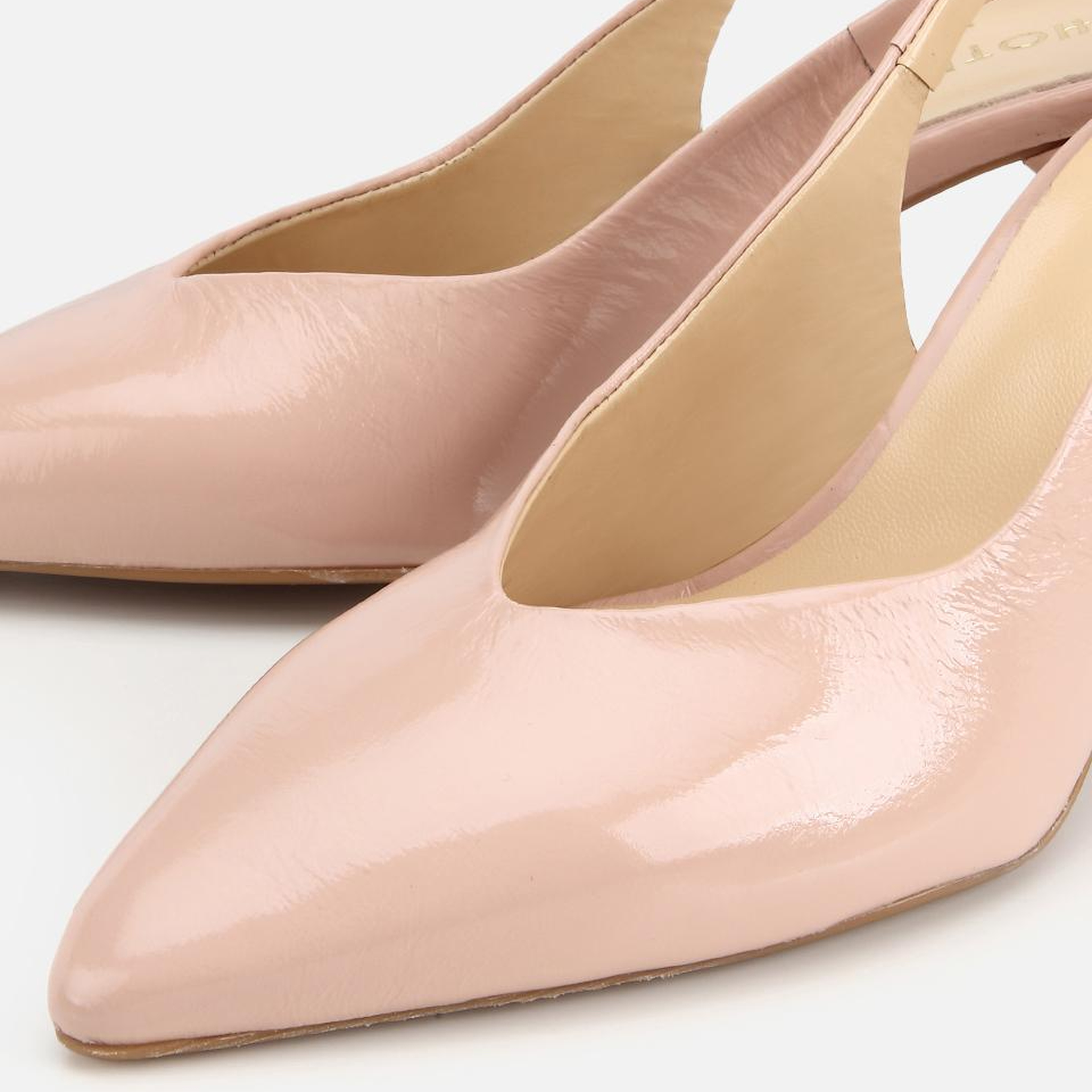 Kadın Rugan Deri Bej Sivri Burunlu Arkası Açık Kısa Topuklu Stiletto