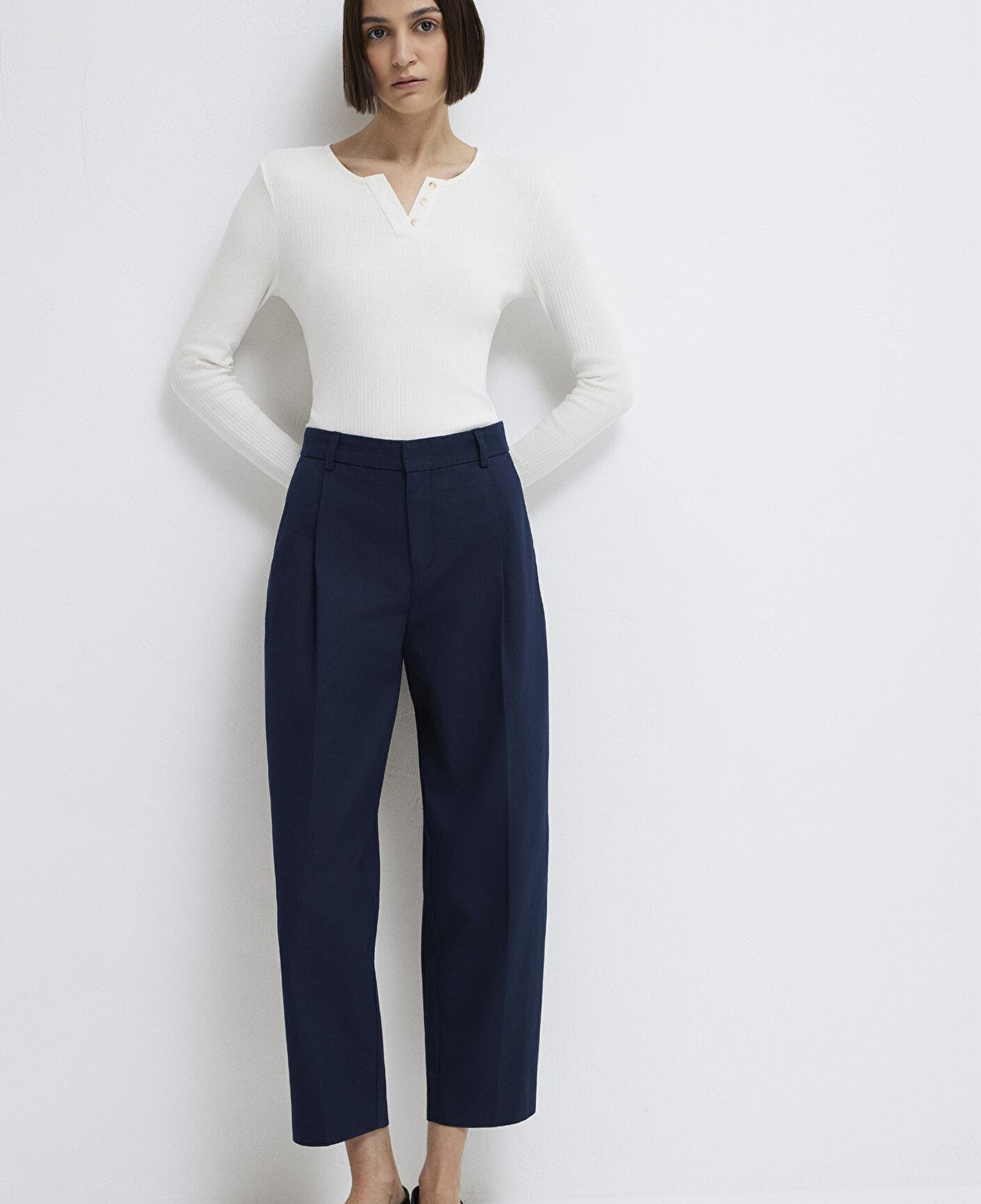 Mavi Uzun Kollu Düğme Detaylı Ekru Tişört Slim Fit / Dar Kesim 1613756-70057