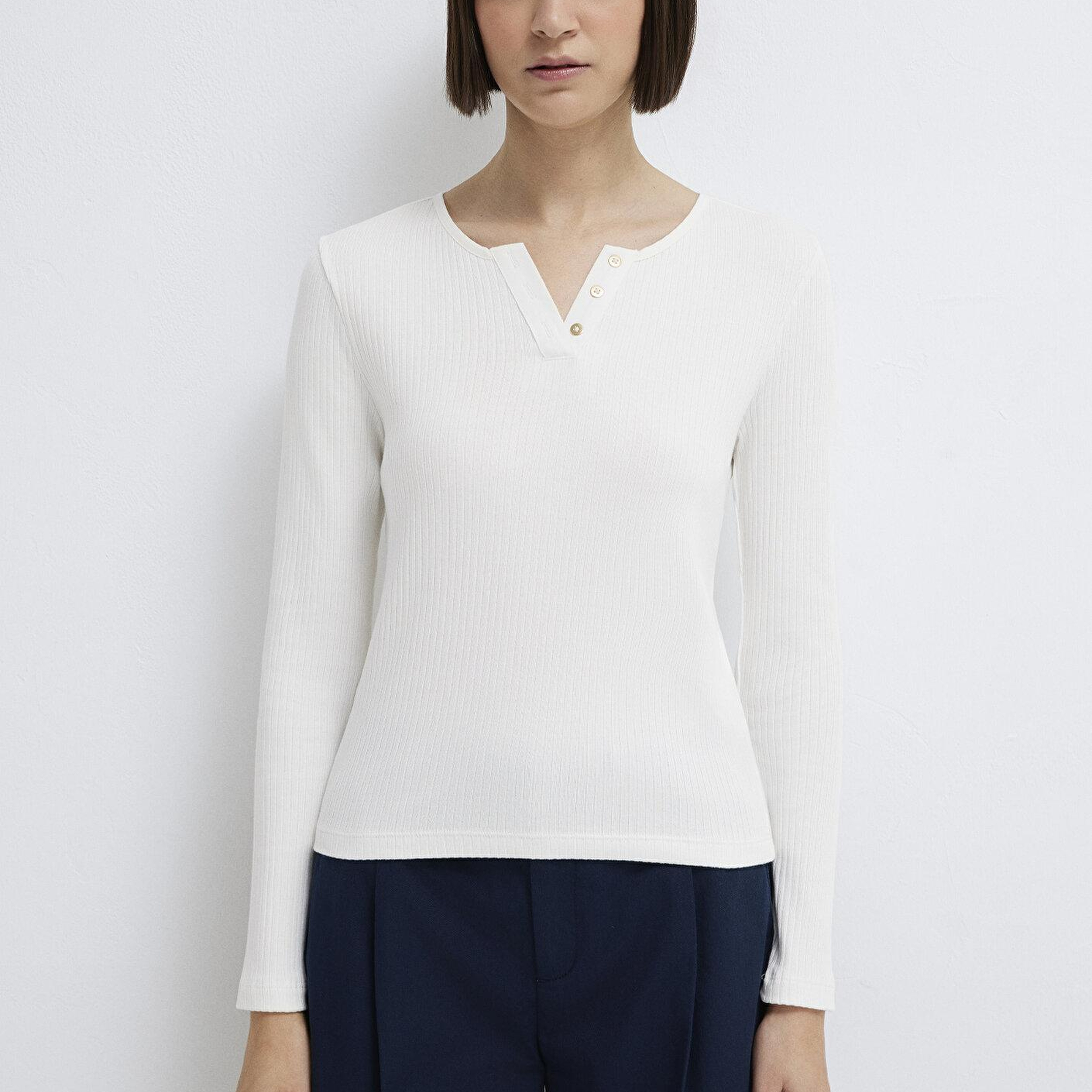 Mavi Uzun Kollu Düğme Detaylı Ekru Tişört Slim Fit / Dar Kesim 1613756-70057