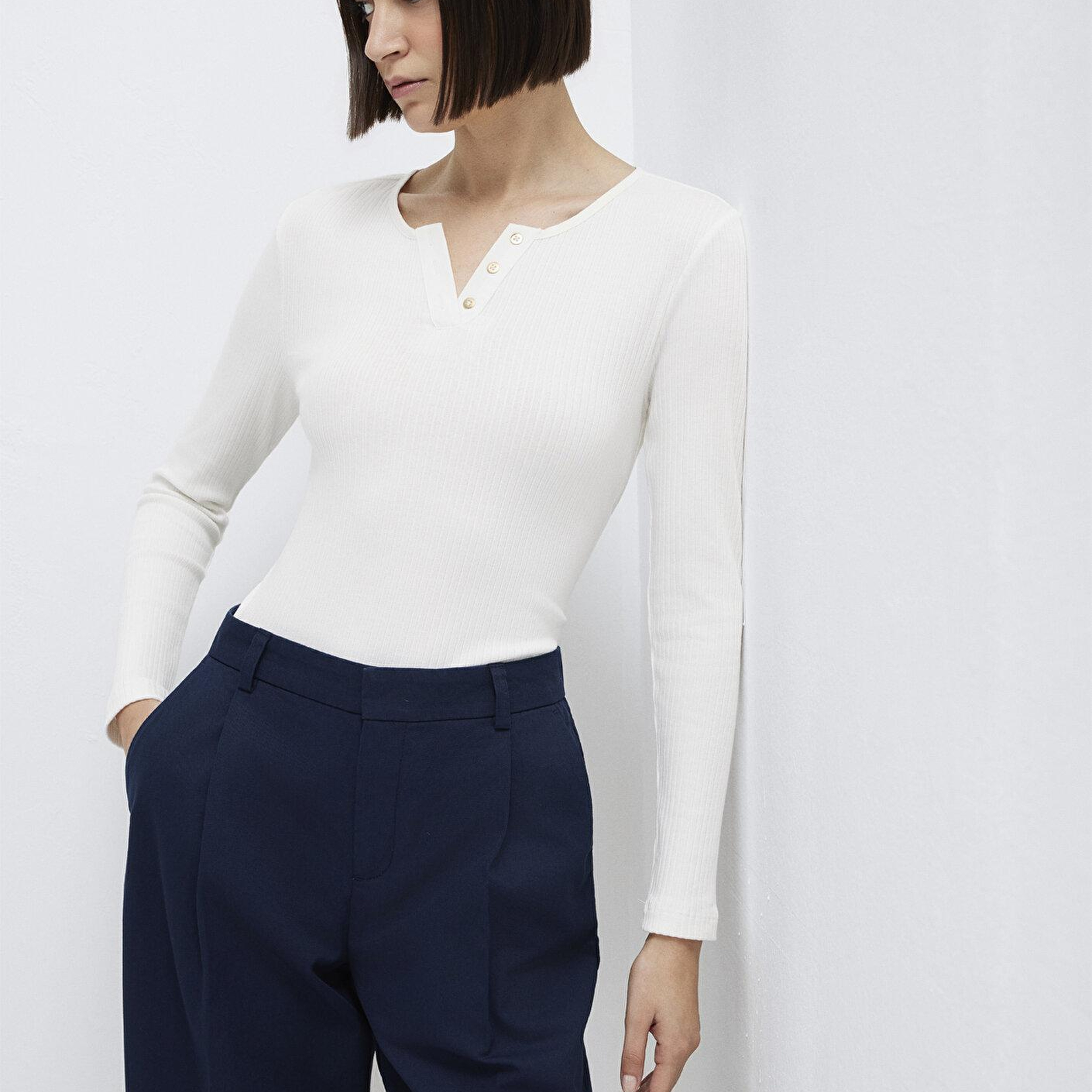 Mavi Uzun Kollu Düğme Detaylı Ekru Tişört Slim Fit / Dar Kesim 1613756-70057