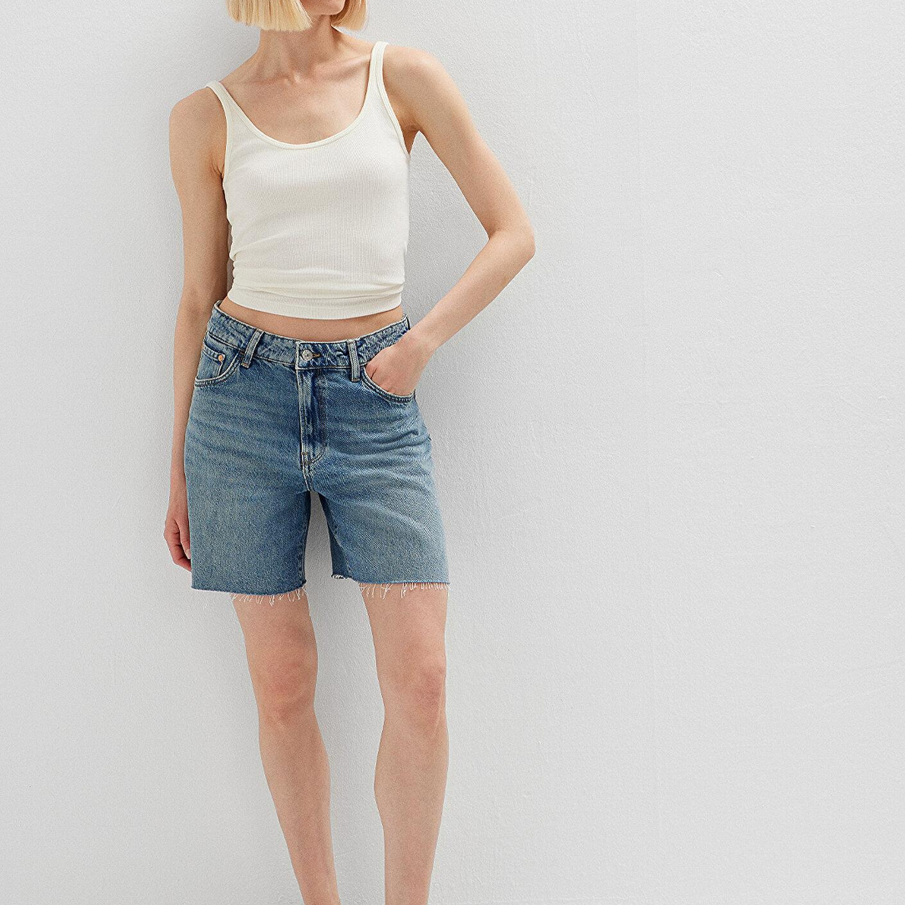Mavi Lidia 90lar Puslu Açık Mavi Jean Şort 1410145-A3913