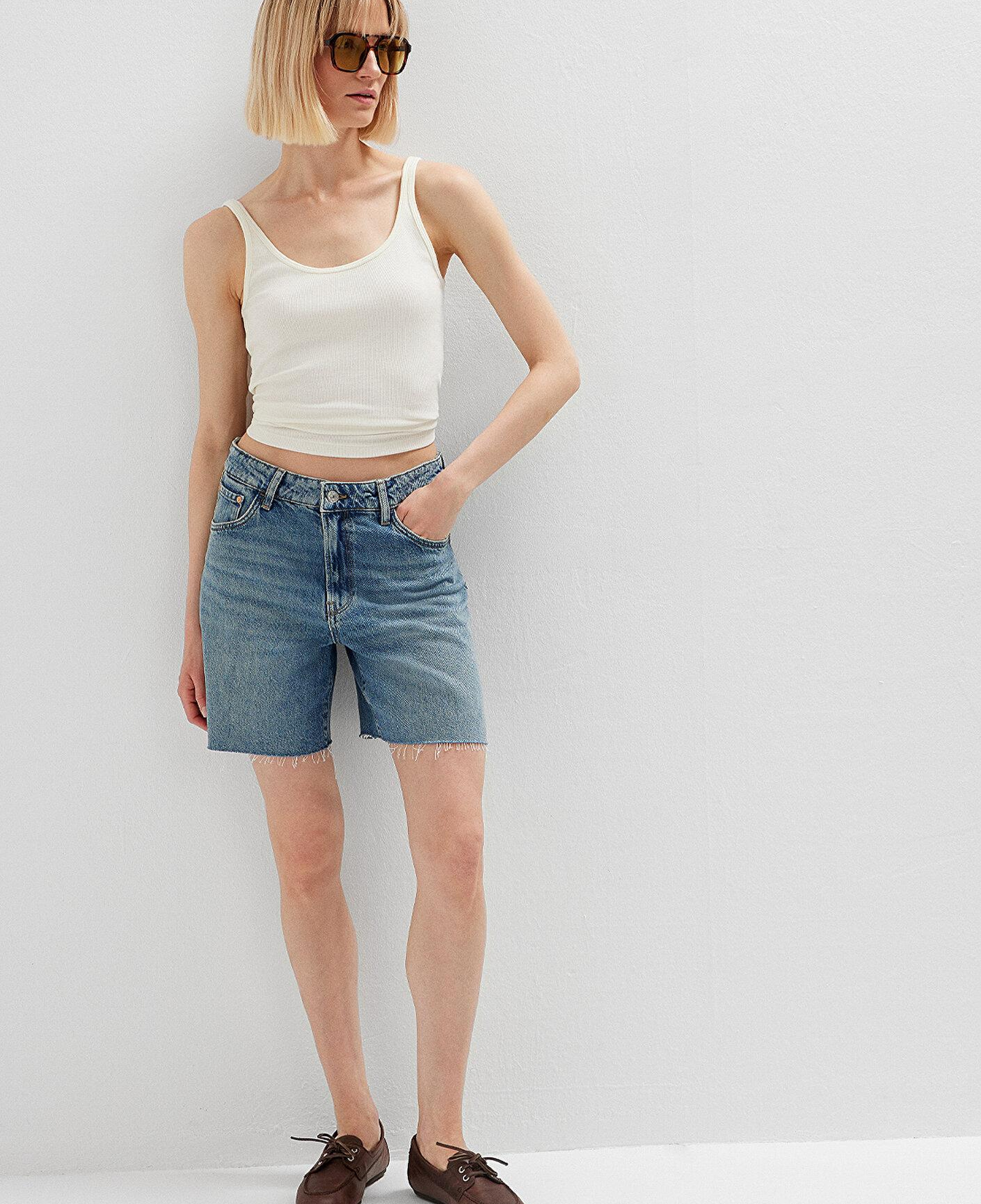 Mavi Lidia 90lar Puslu Açık Mavi Jean Şort 1410145-A3913