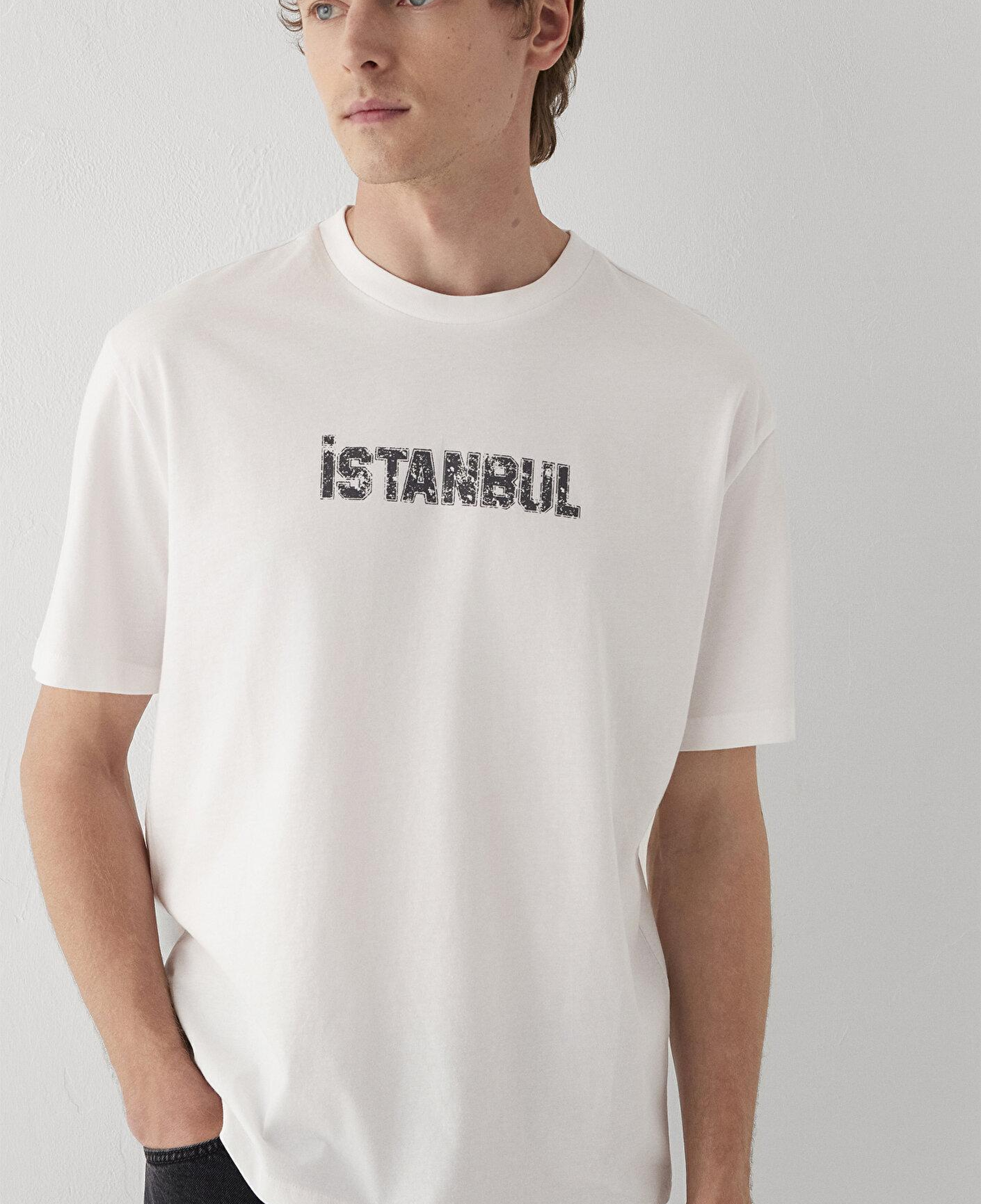 Mavi İstanbul Baskılı Ekru Tişört Loose Fit / Bol Rahat Kesim 0613593-70057