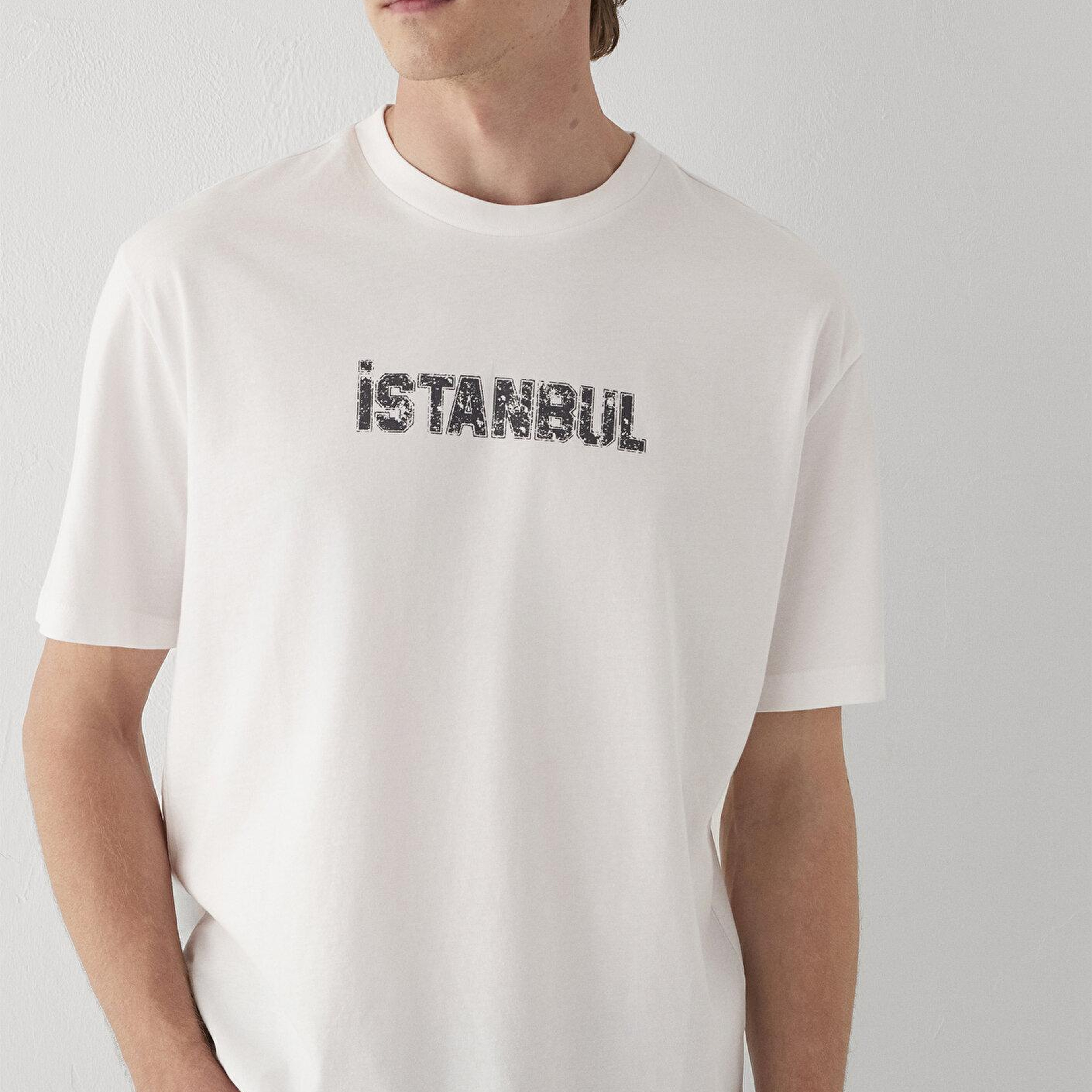 Mavi İstanbul Baskılı Ekru Tişört Loose Fit / Bol Rahat Kesim 0613593-70057
