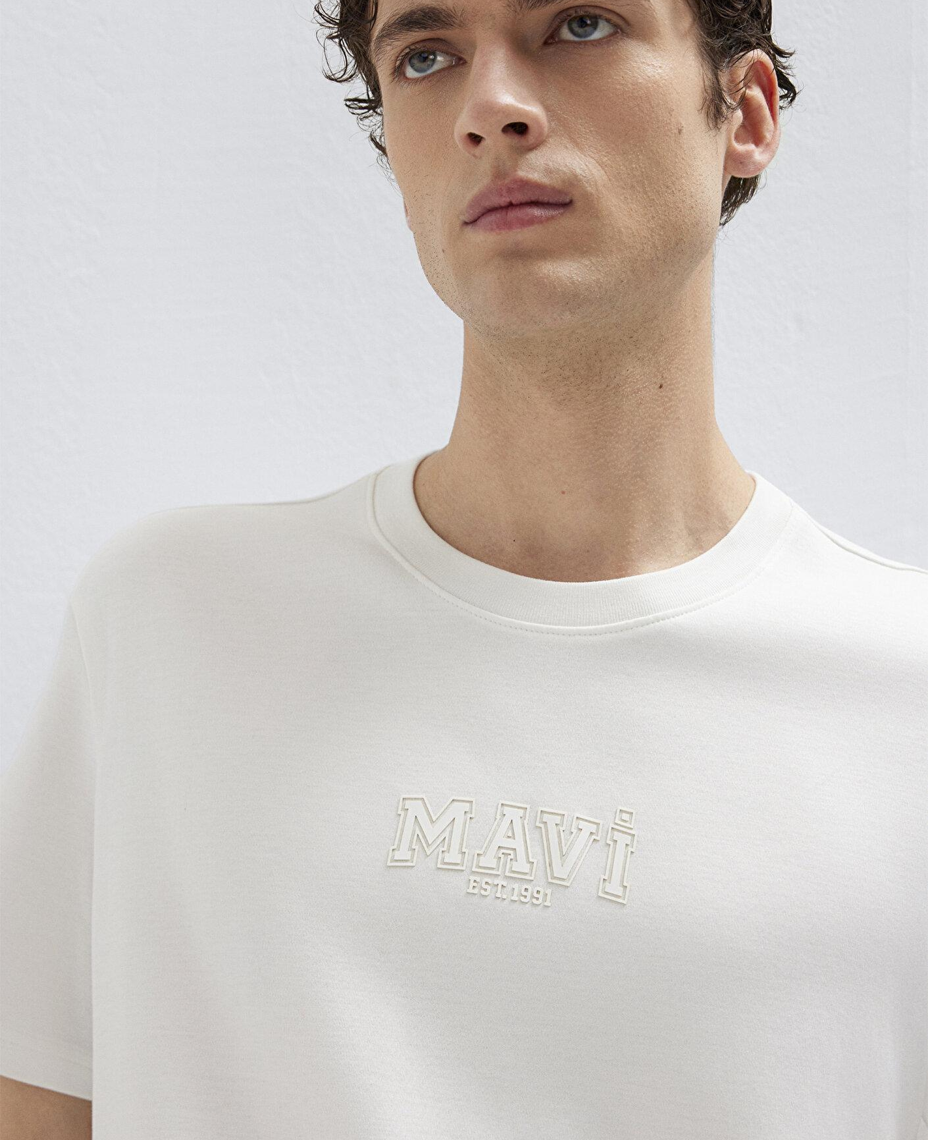 Mavi Mavi Logo Ekru Tişört Regular Fit / Normal Kesim 0613662-70057