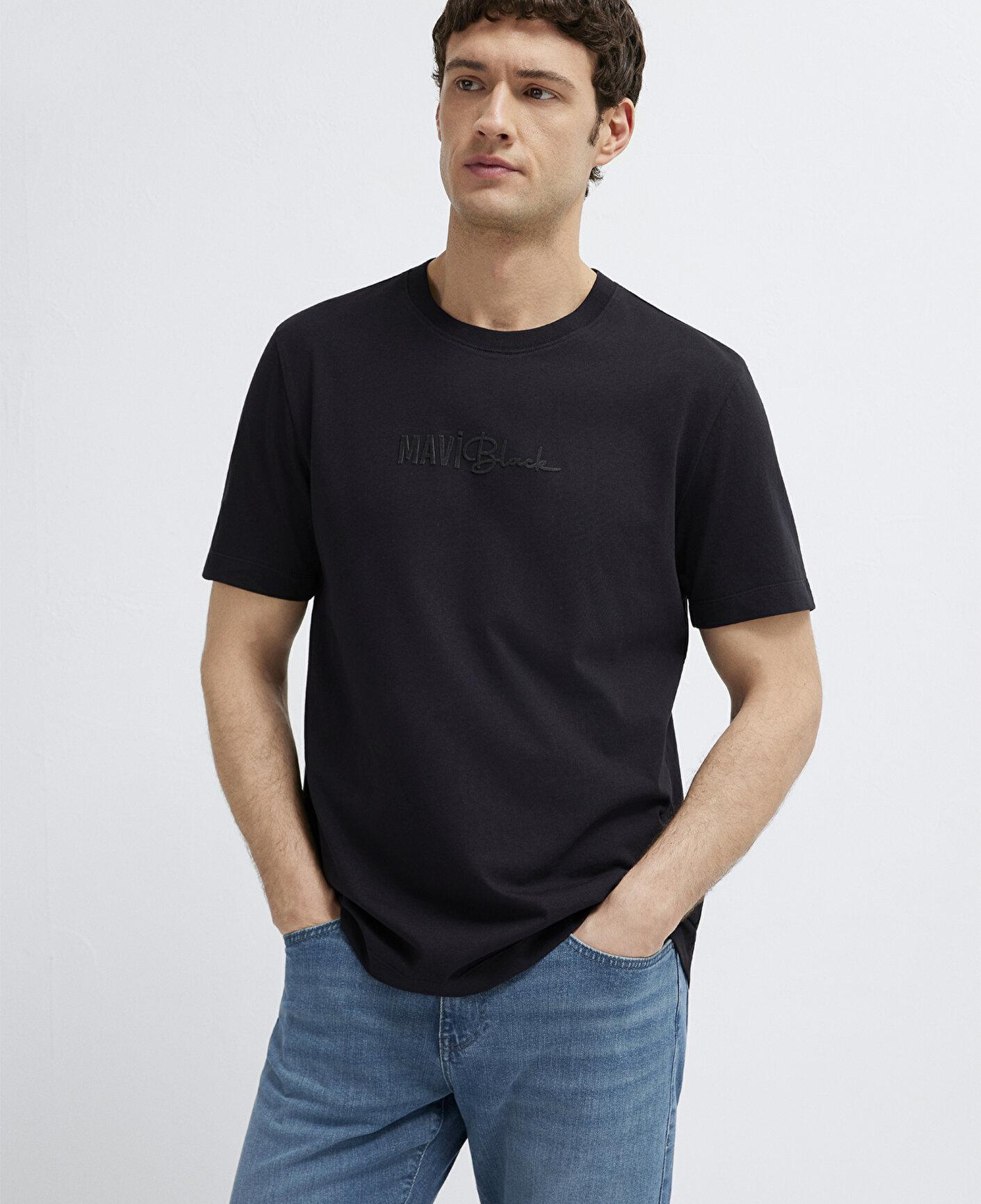 Mavi Siyah Tişört Regular Fit / Normal Kesim 0613672-900