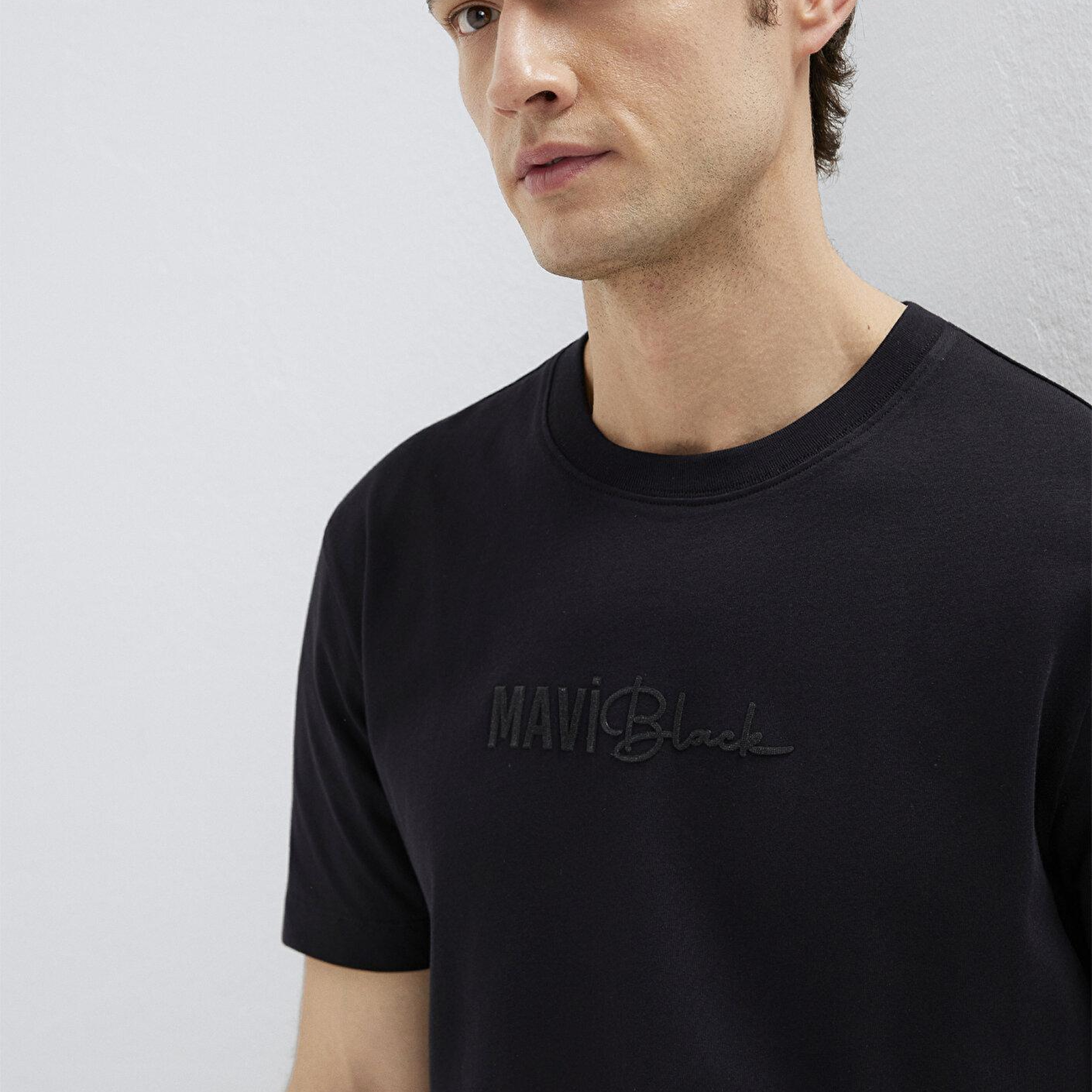 Mavi Siyah Tişört Regular Fit / Normal Kesim 0613672-900