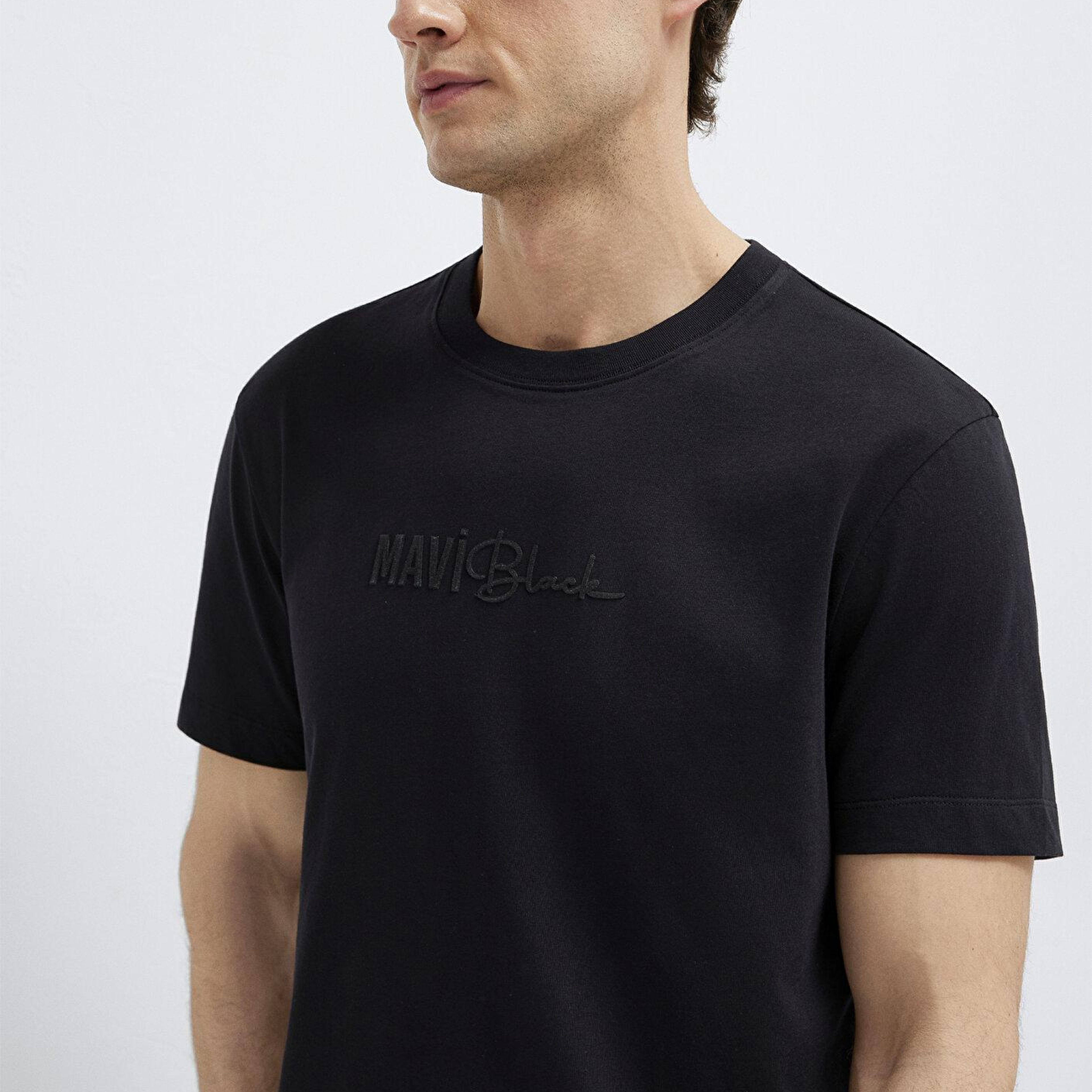 Mavi Siyah Tişört Regular Fit / Normal Kesim 0613672-900