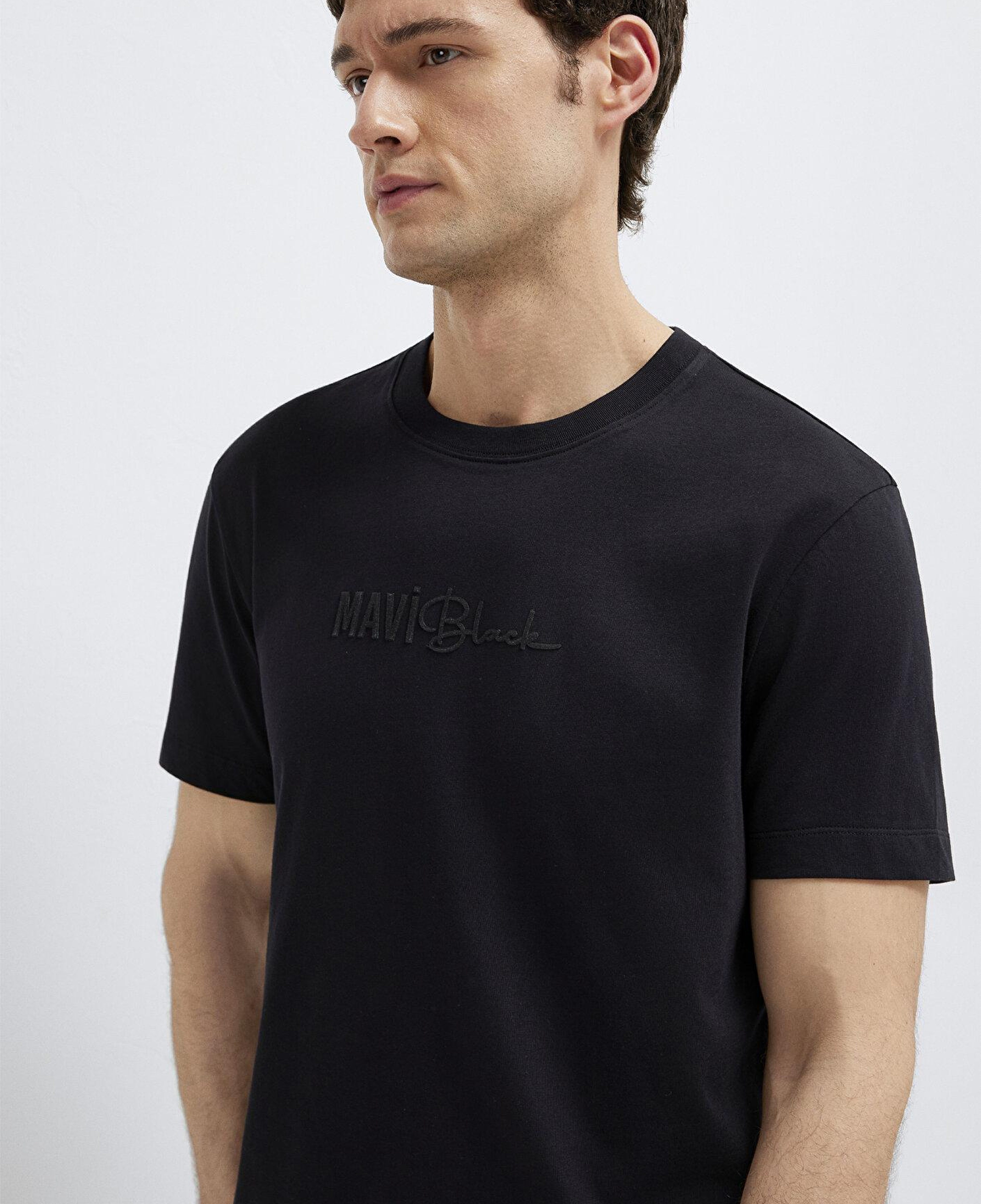 Mavi Siyah Tişört Regular Fit / Normal Kesim 0613672-900